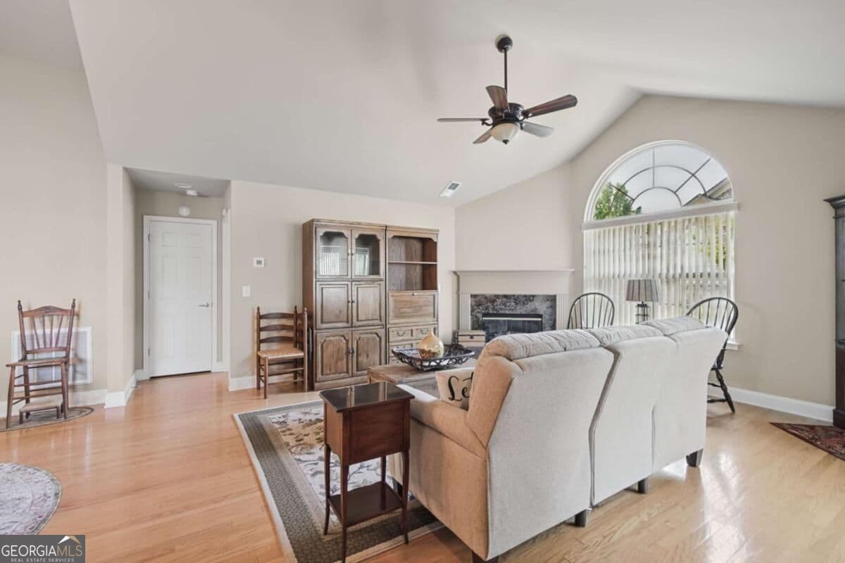 2 bedroom, 2 bathroom, 1,712 sq ft condominium for sale at 5316 Stone Village Circle, Kennesaw, GA 30152 — photo 8
