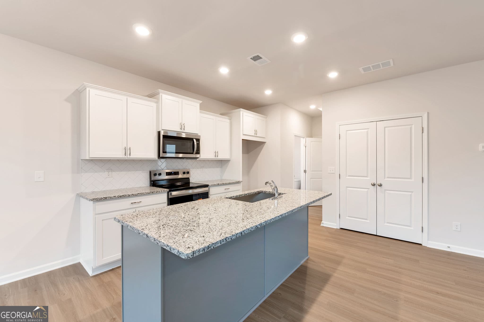 3 bedroom, 2.5 bathroom, 1,887 sq ft single family residence for sale at 160 Millers Lane, Calhoun, GA 30701 — photo 2
