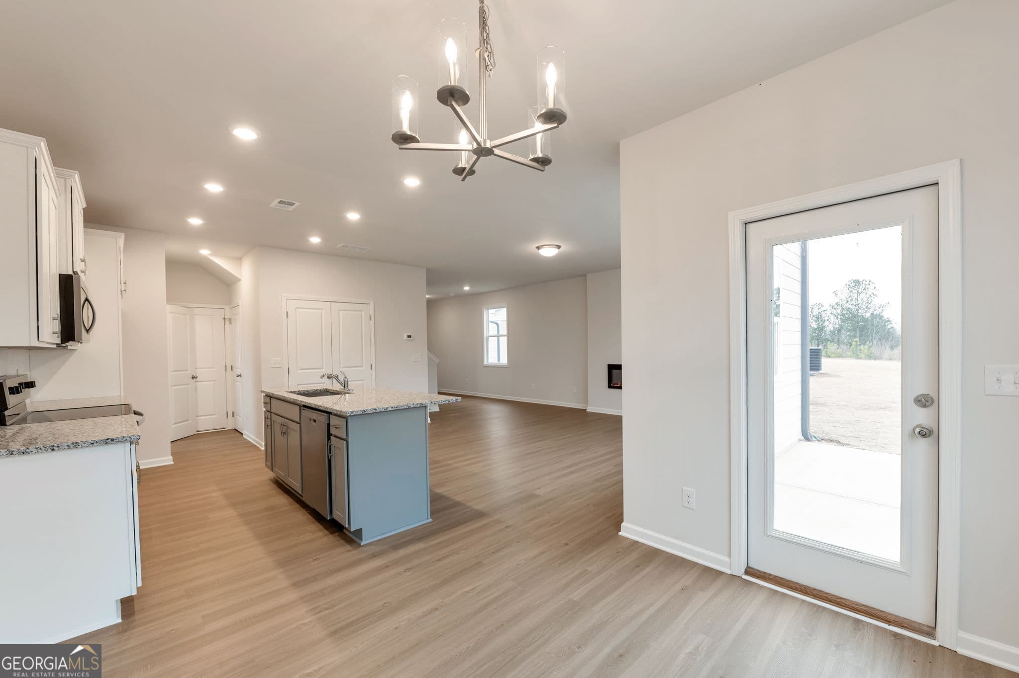 3 bedroom, 2.5 bathroom, 1,887 sq ft single family residence for sale at 160 Millers Lane, Calhoun, GA 30701 — photo 7