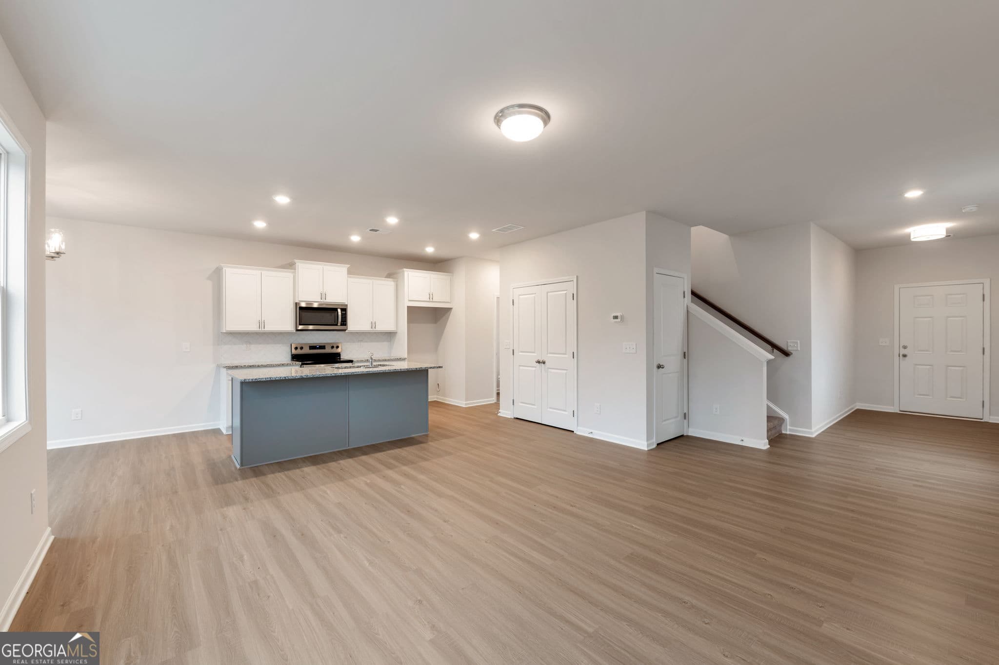 3 bedroom, 2.5 bathroom, 1,887 sq ft single family residence for sale at 160 Millers Lane, Calhoun, GA 30701 — photo 5
