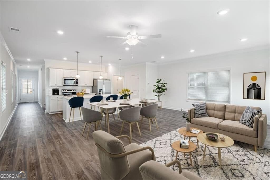4 bedroom, 2.5 bathroom single family residence for rent at 5066 Woodland Hills, Powder Springs, GA 30127 for $2,675 a month — photo 5