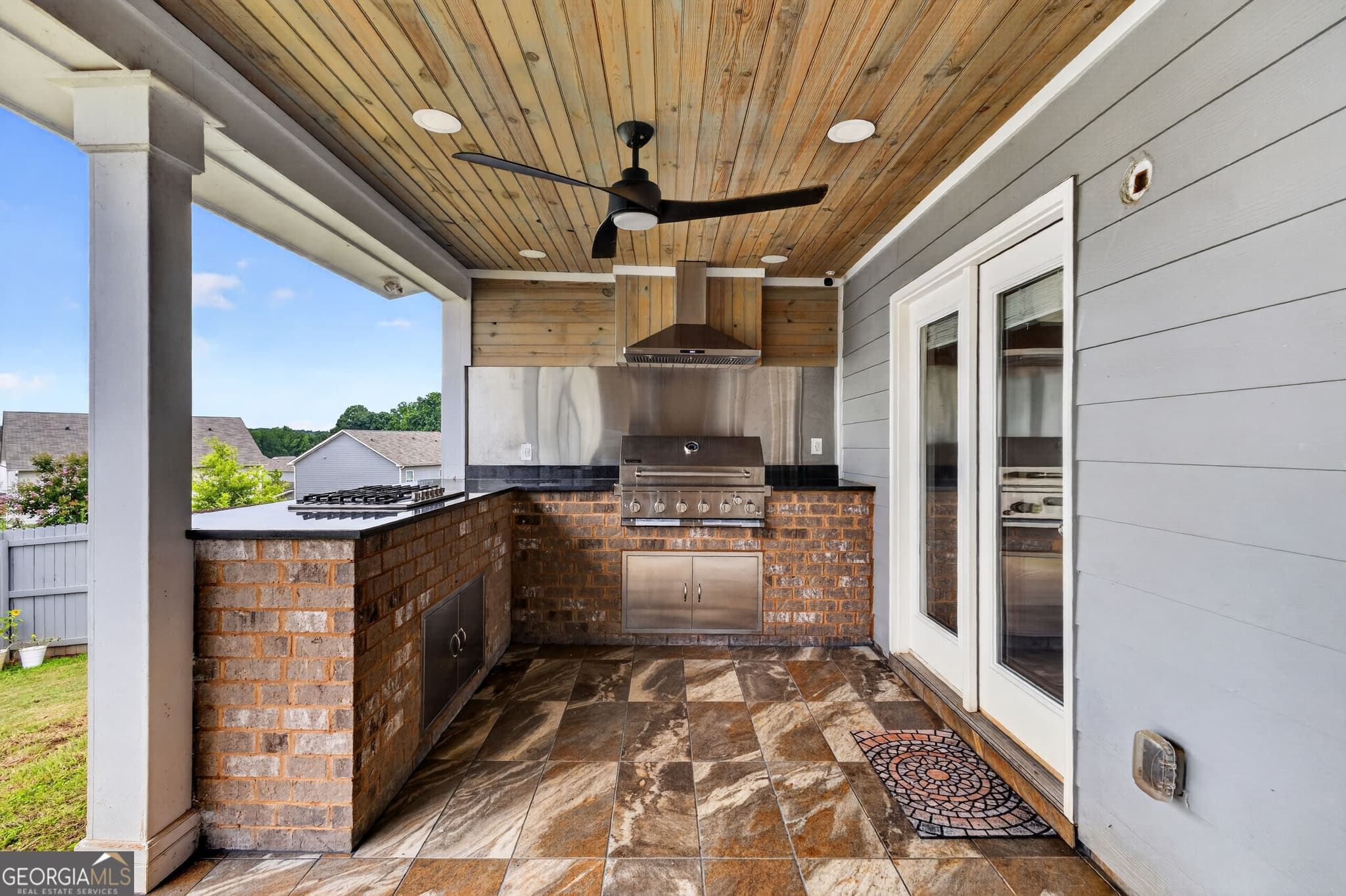 5 bedroom, 3 bathroom, 2,610 sq ft single family residence for sale at 359 Walnut Grove Way, Pendergrass, GA 30567 — photo 4