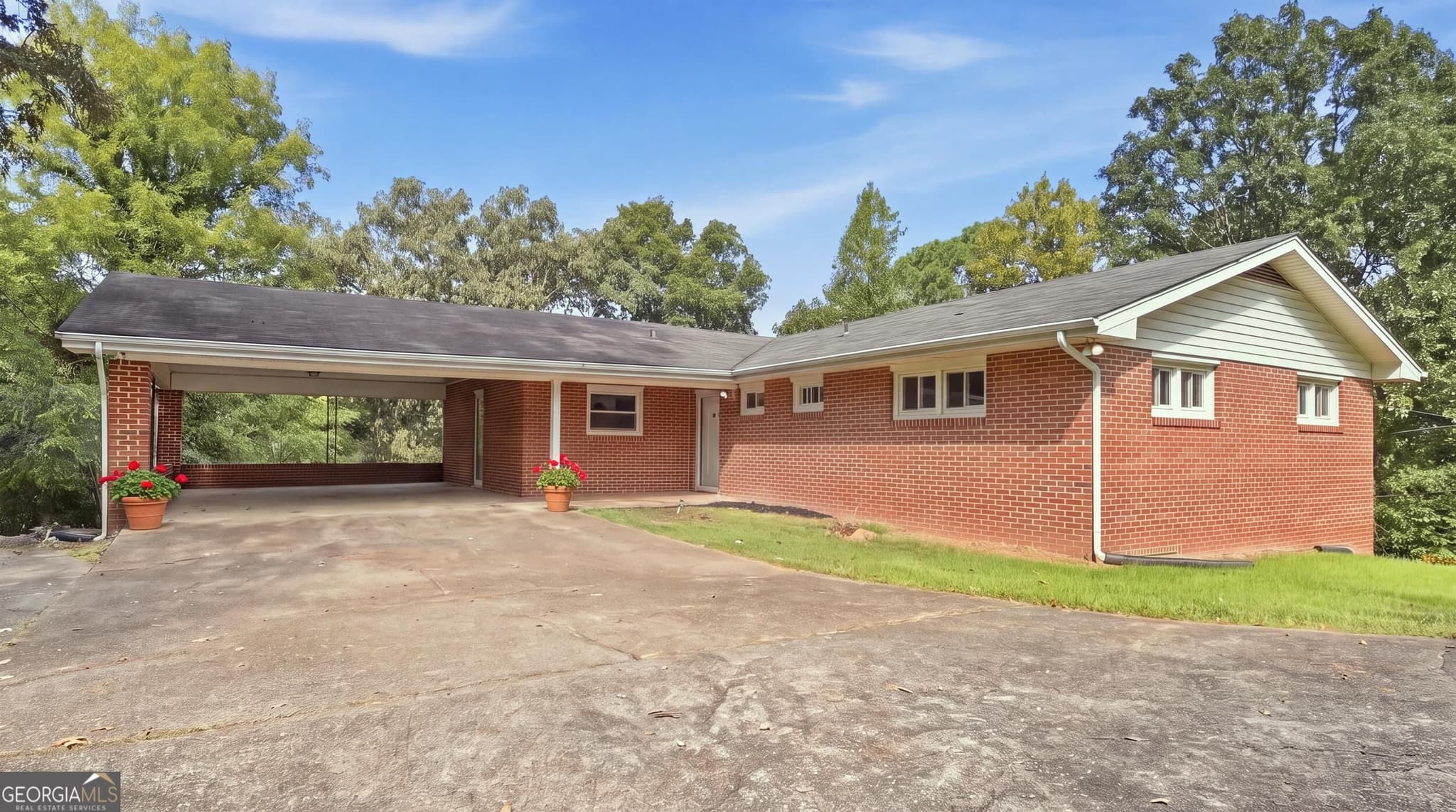 4 bedroom, 3 bathroom, 1,602 sq ft single family residence for sale at 296 Hill Top Circle, Flintstone, GA 30725