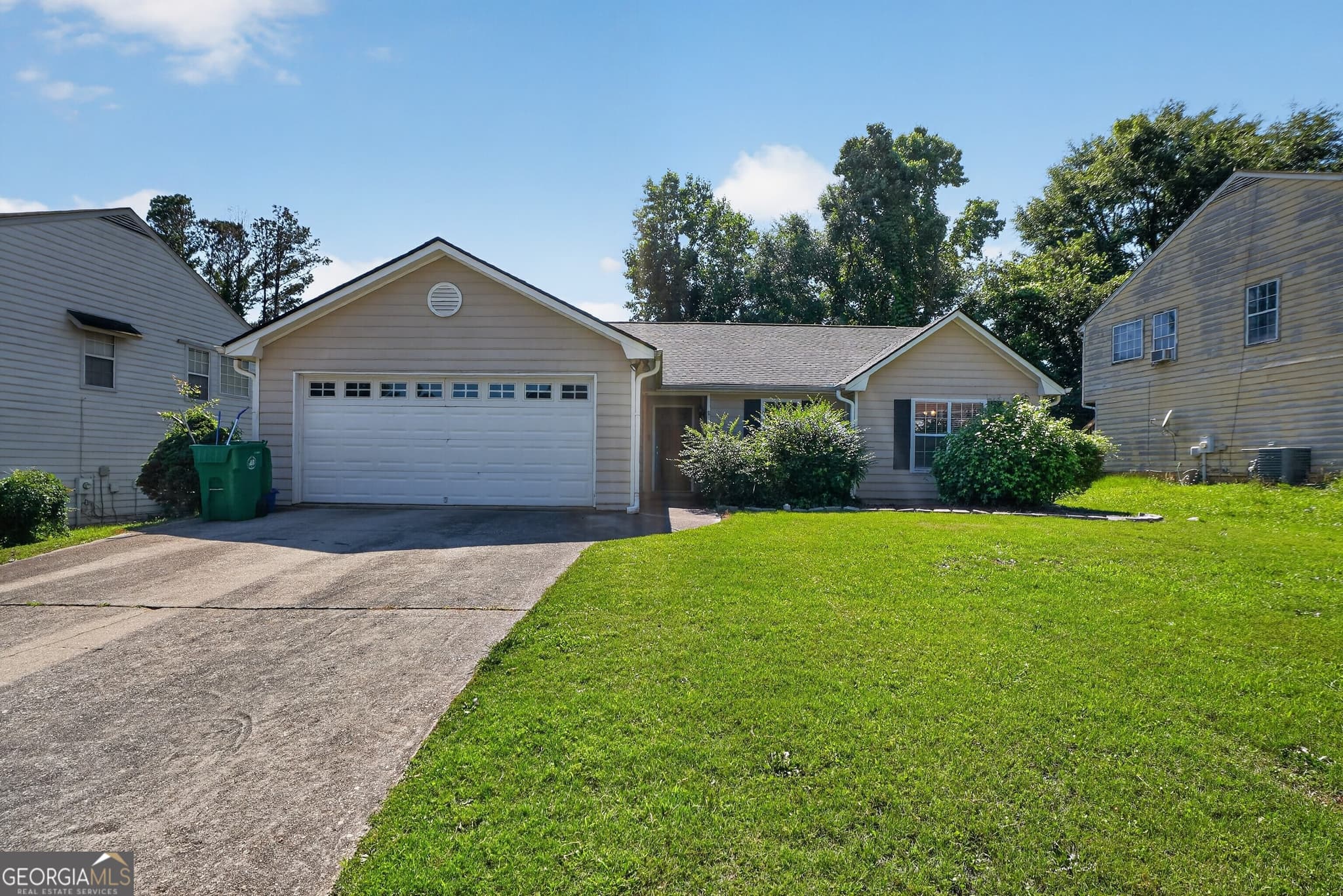 4 bedroom, 2.5 bathroom, 1,721 sq ft single family residence for sale at 3235 Hunters Crossing Point, Lithonia, GA 30038 — photo 8