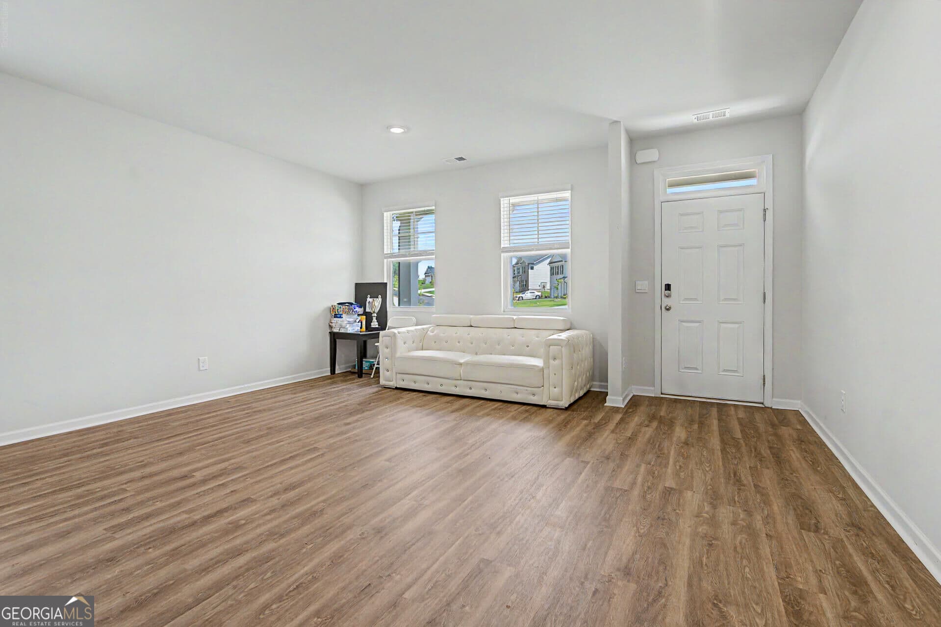 5 bedroom, 4.5 bathroom, 3,481 sq ft single family residence for sale at 637 Kimberwick Drive, Locust Grove, GA 30248 — photo 4
