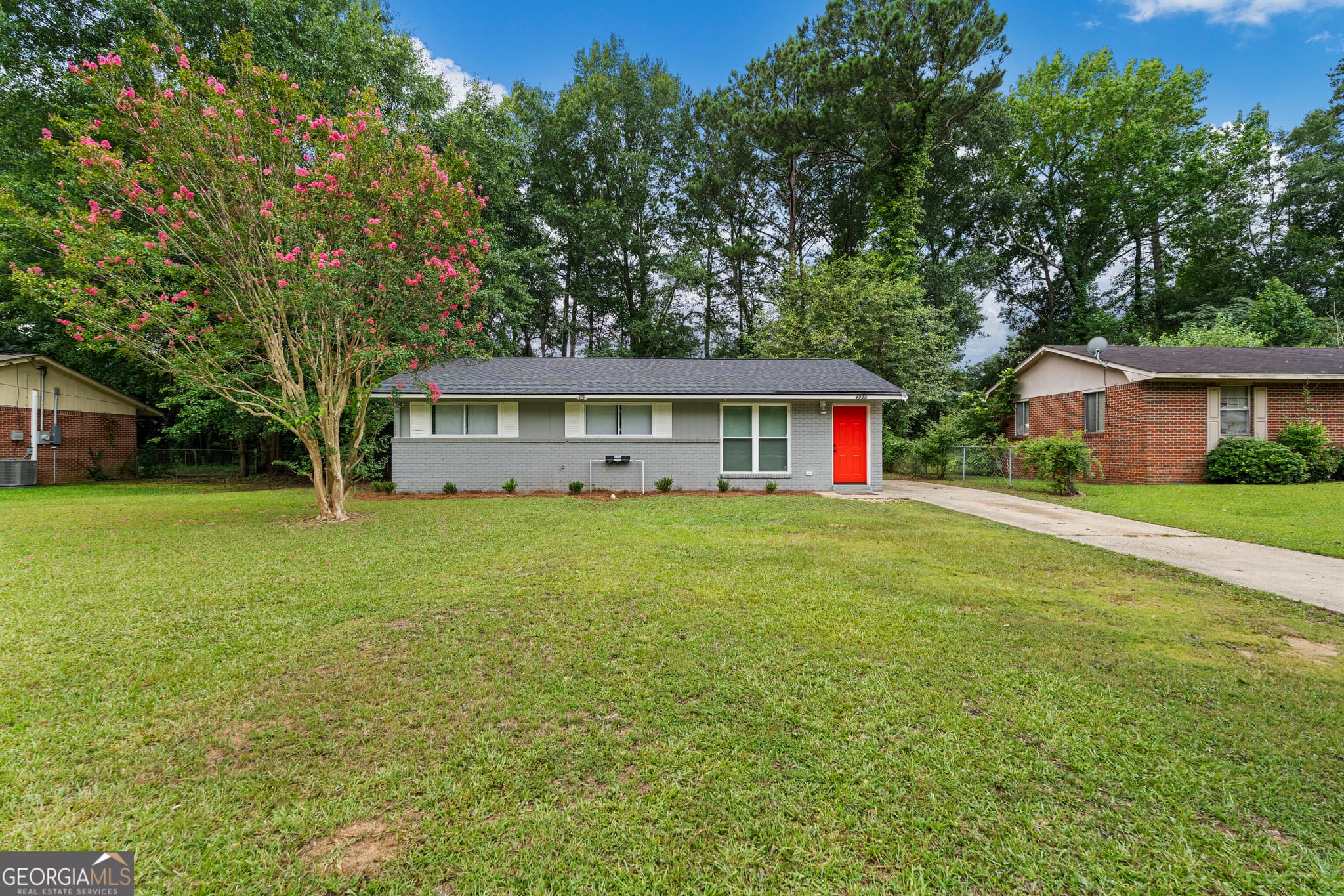 3 bedroom, 1 bathroom, 1,025 sq ft single family residence for sale at 4930 Sentry Street, Columbus, GA 31907 — photo 1 of 26