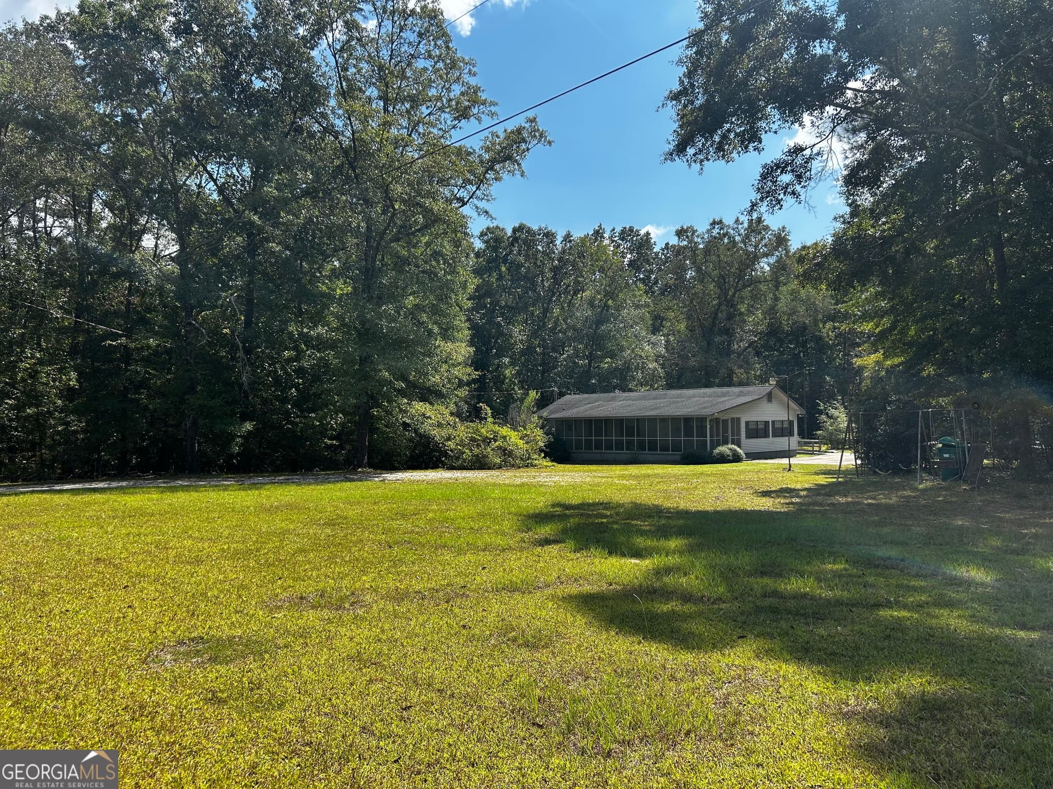 3 bedroom, 2 bathroom, 1,350 sq ft single family residence for sale at 208 Crawford Road, Milledgeville, GA 31061 — photo 3