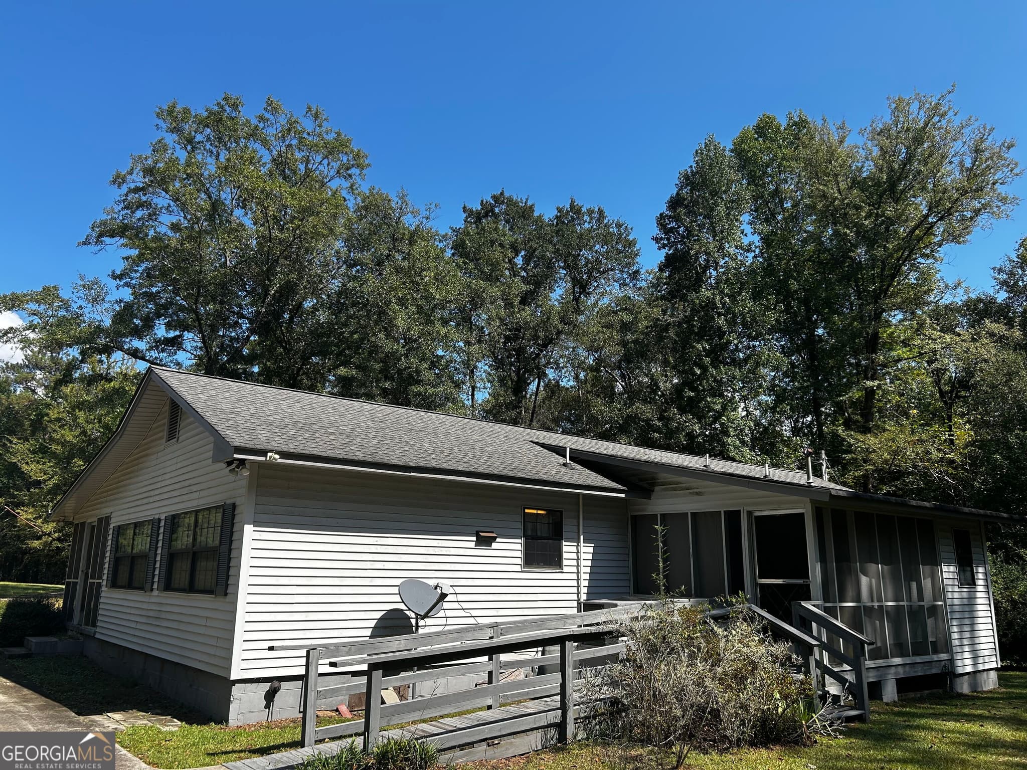 3 bedroom, 2 bathroom, 1,350 sq ft single family residence for sale at 208 Crawford Road, Milledgeville, GA 31061 — photo 10