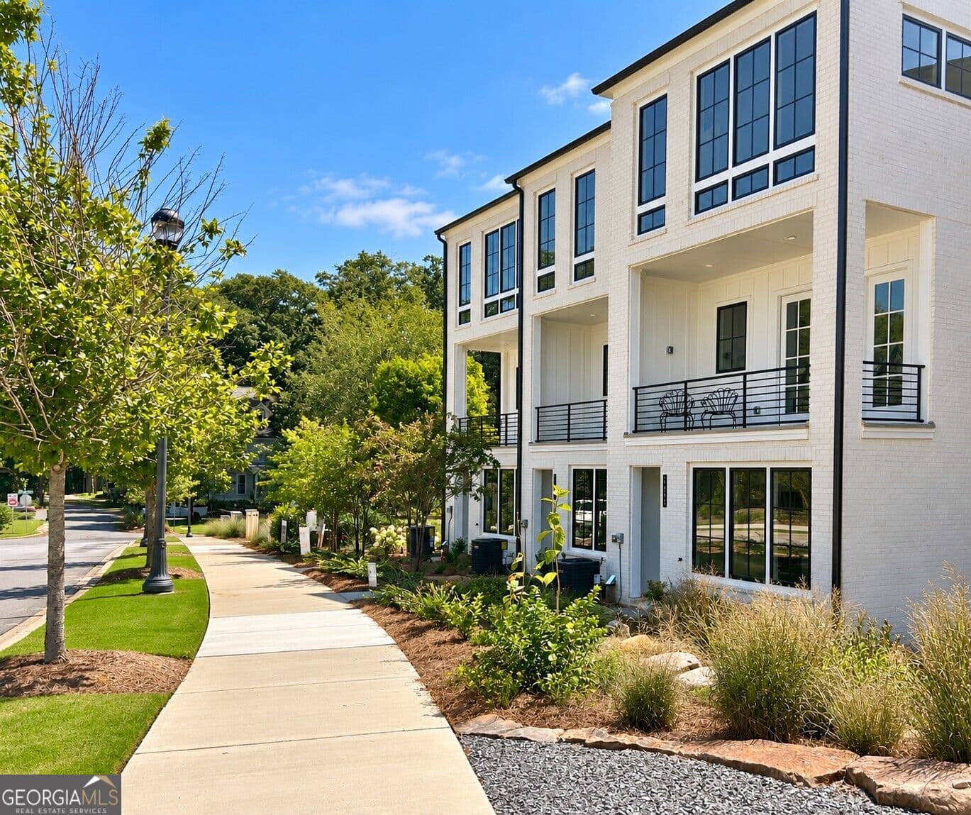 3 bedroom, 3 bathroom townhouse for sale at 2696 Mackintosh Court 34, Brookhaven, GA 30319 — photo 1 of 6