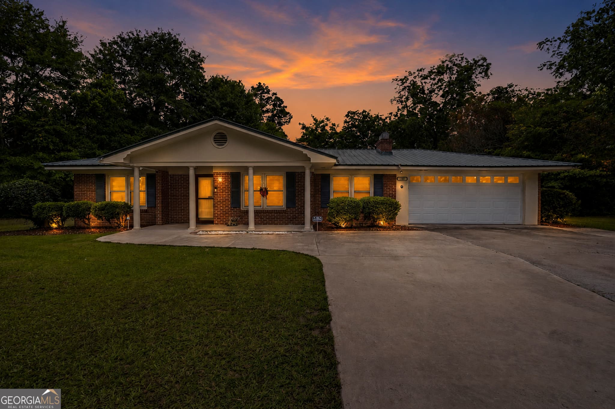 2 bedroom, 1 bathroom, 1,058 sq ft single family residence for sale at 380 Highway 96, Jeffersonville, GA 31044 — photo 2