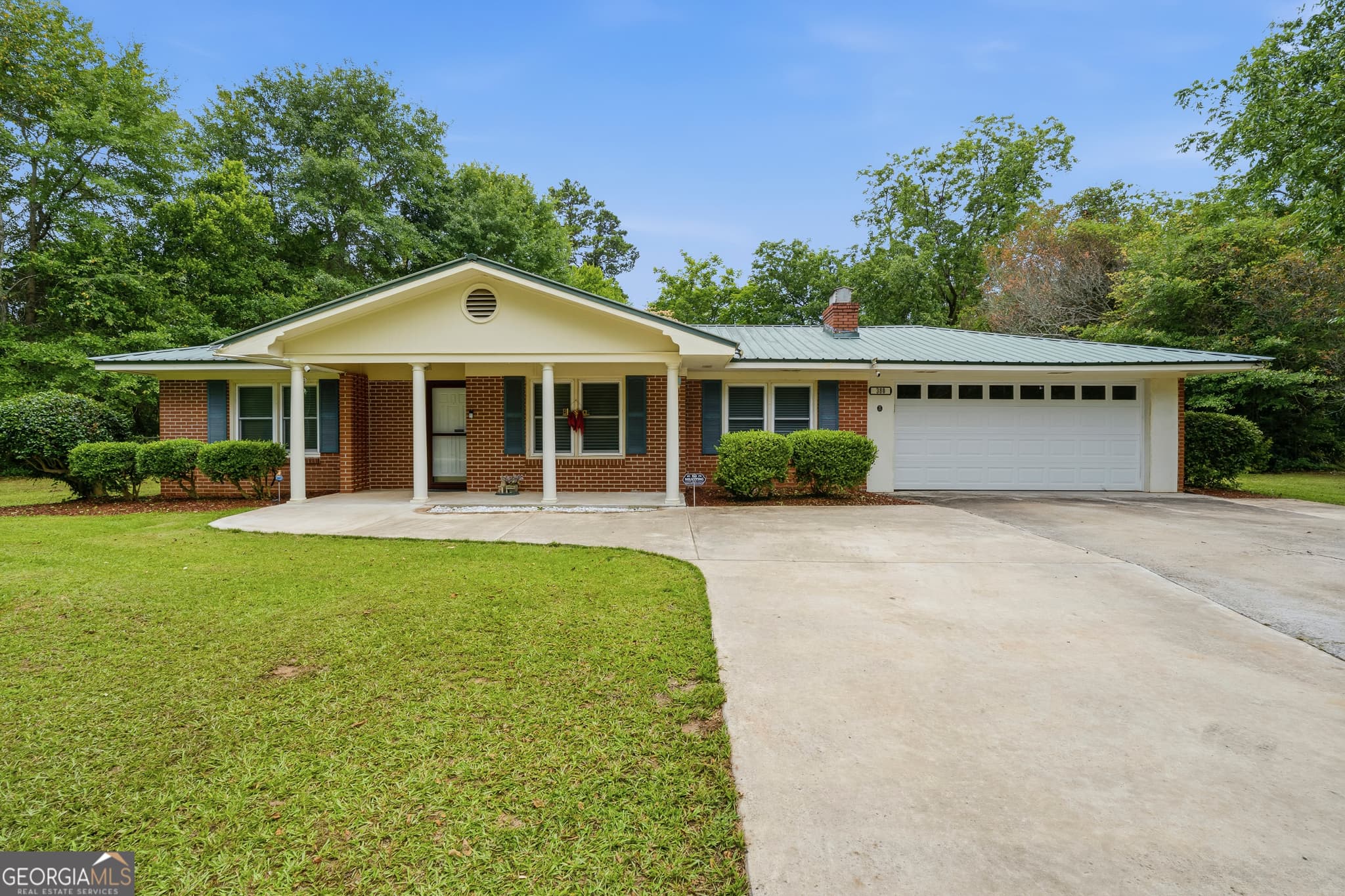 2 bedroom, 1 bathroom, 1,058 sq ft single family residence for sale at 380 Highway 96, Jeffersonville, GA 31044