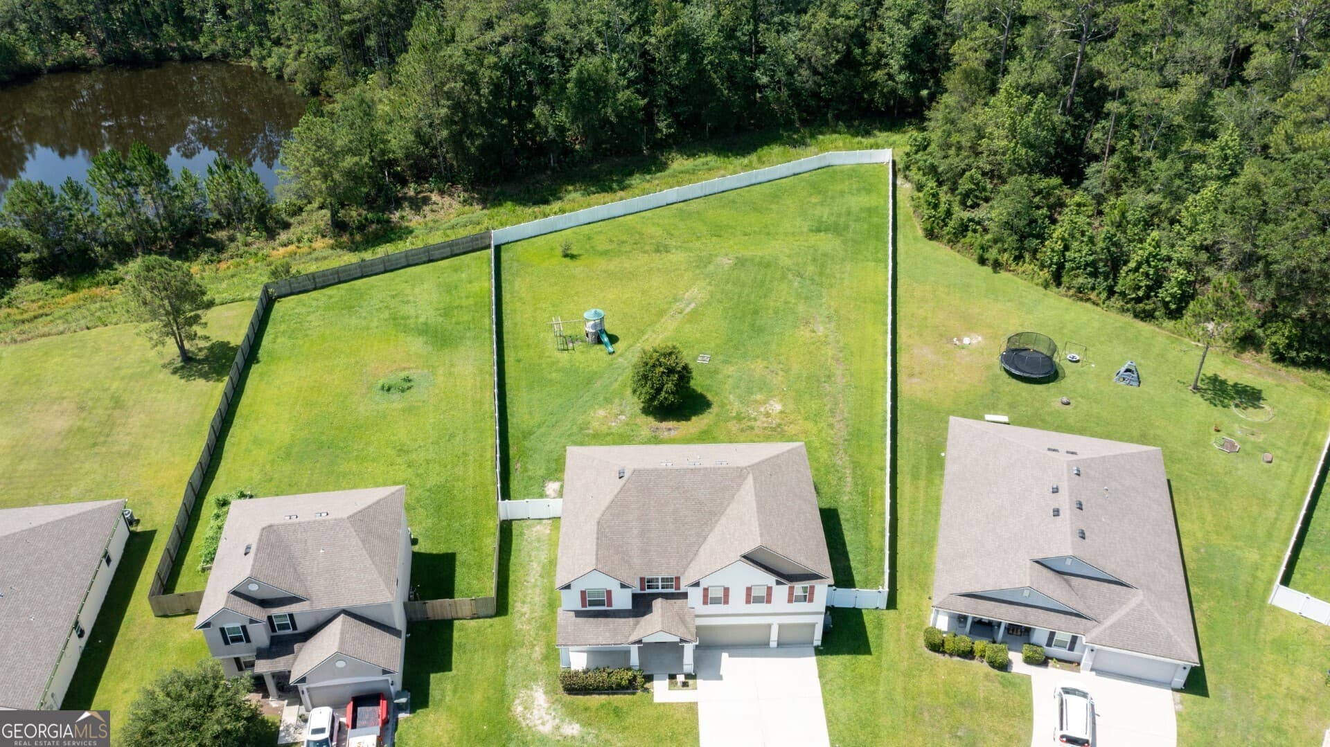 6 bedroom, 4.5 bathroom, 4,209 sq ft single family residence for sale at 118 Walnut Way, Kingsland, GA 31548 — photo 2