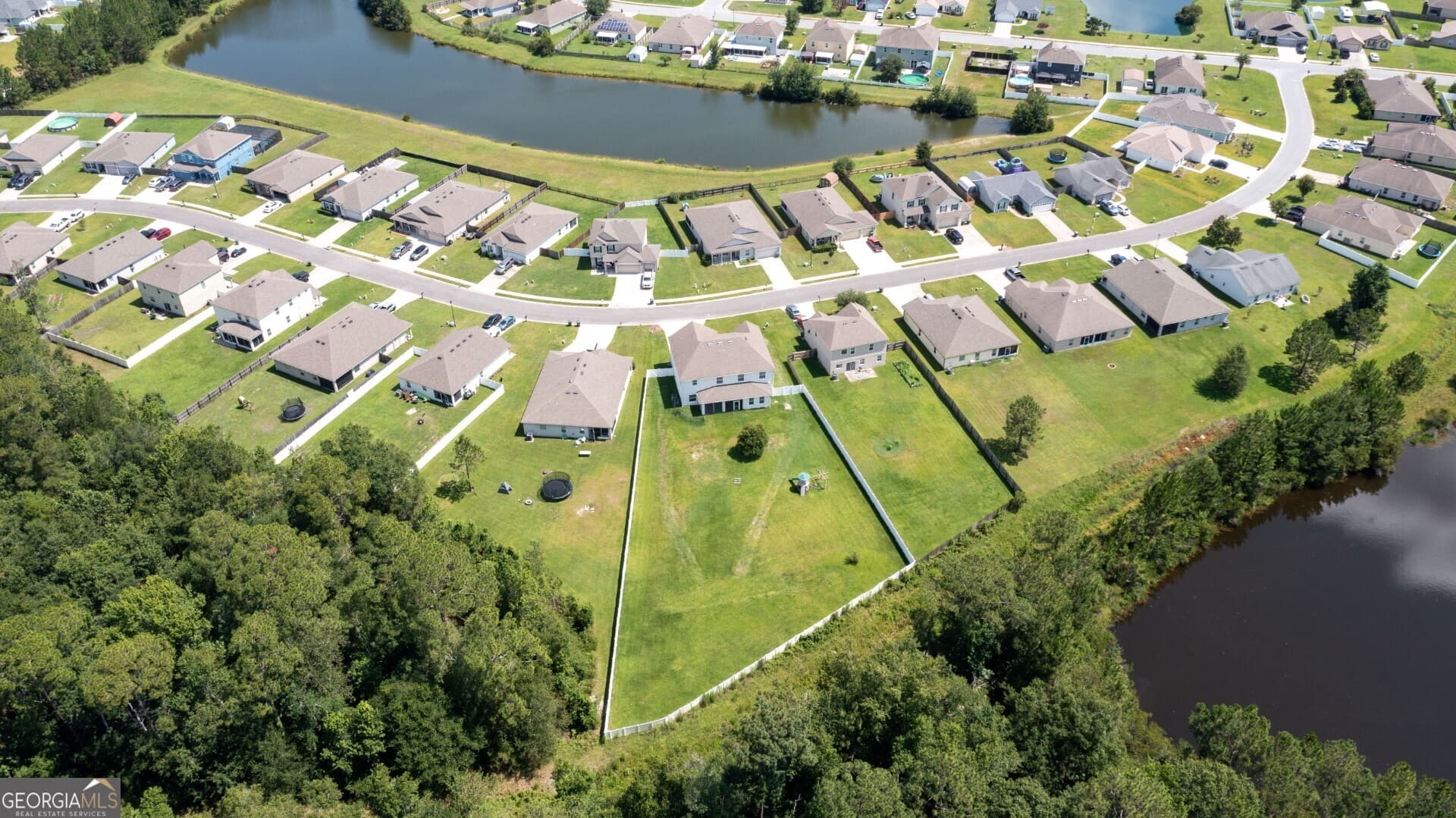 6 bedroom, 4.5 bathroom, 4,209 sq ft single family residence for sale at 118 Walnut Way, Kingsland, GA 31548 — photo 7