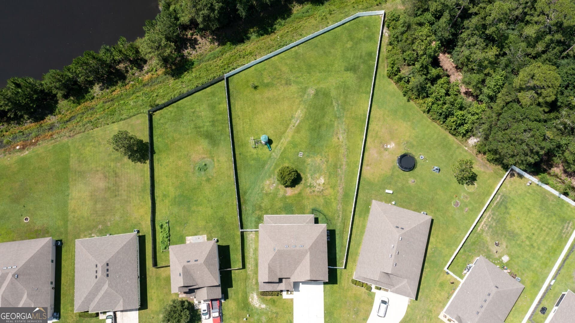 6 bedroom, 4.5 bathroom, 4,209 sq ft single family residence for sale at 118 Walnut Way, Kingsland, GA 31548 — photo 5