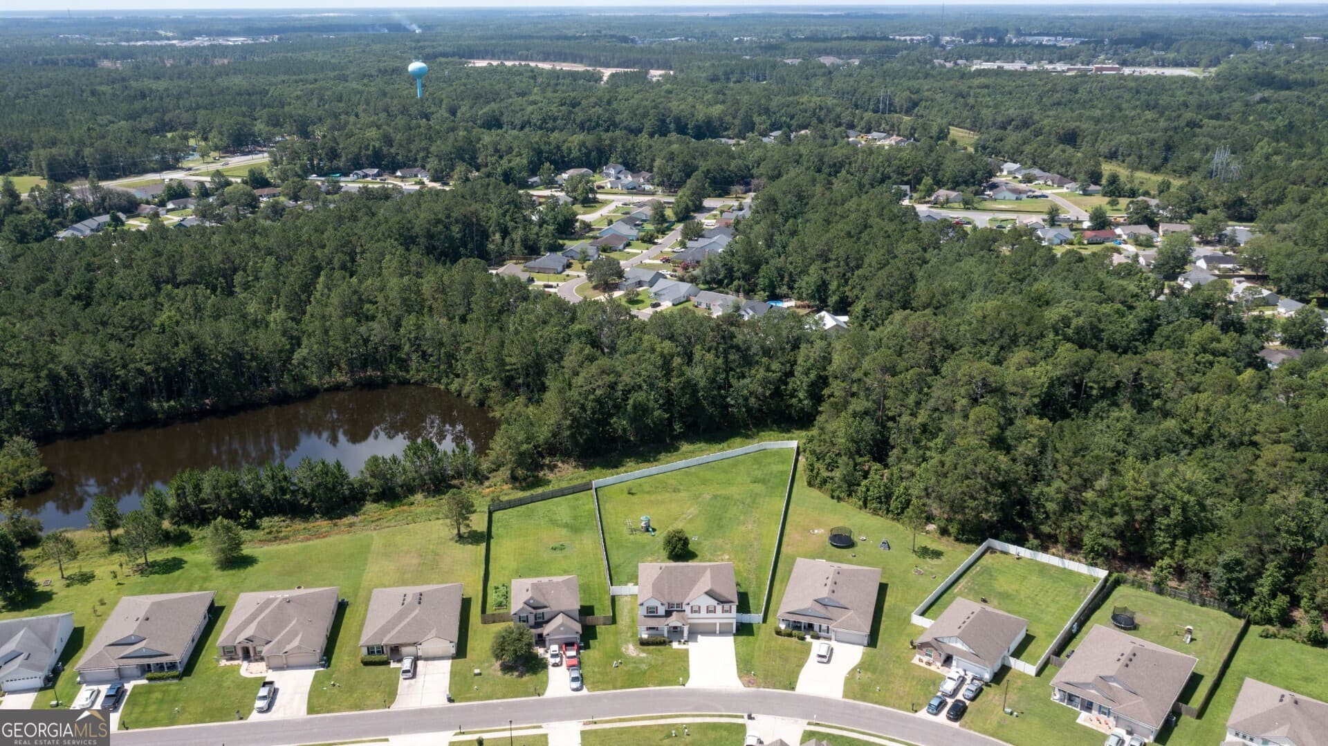 6 bedroom, 4.5 bathroom, 4,209 sq ft single family residence for sale at 118 Walnut Way, Kingsland, GA 31548 — photo 4
