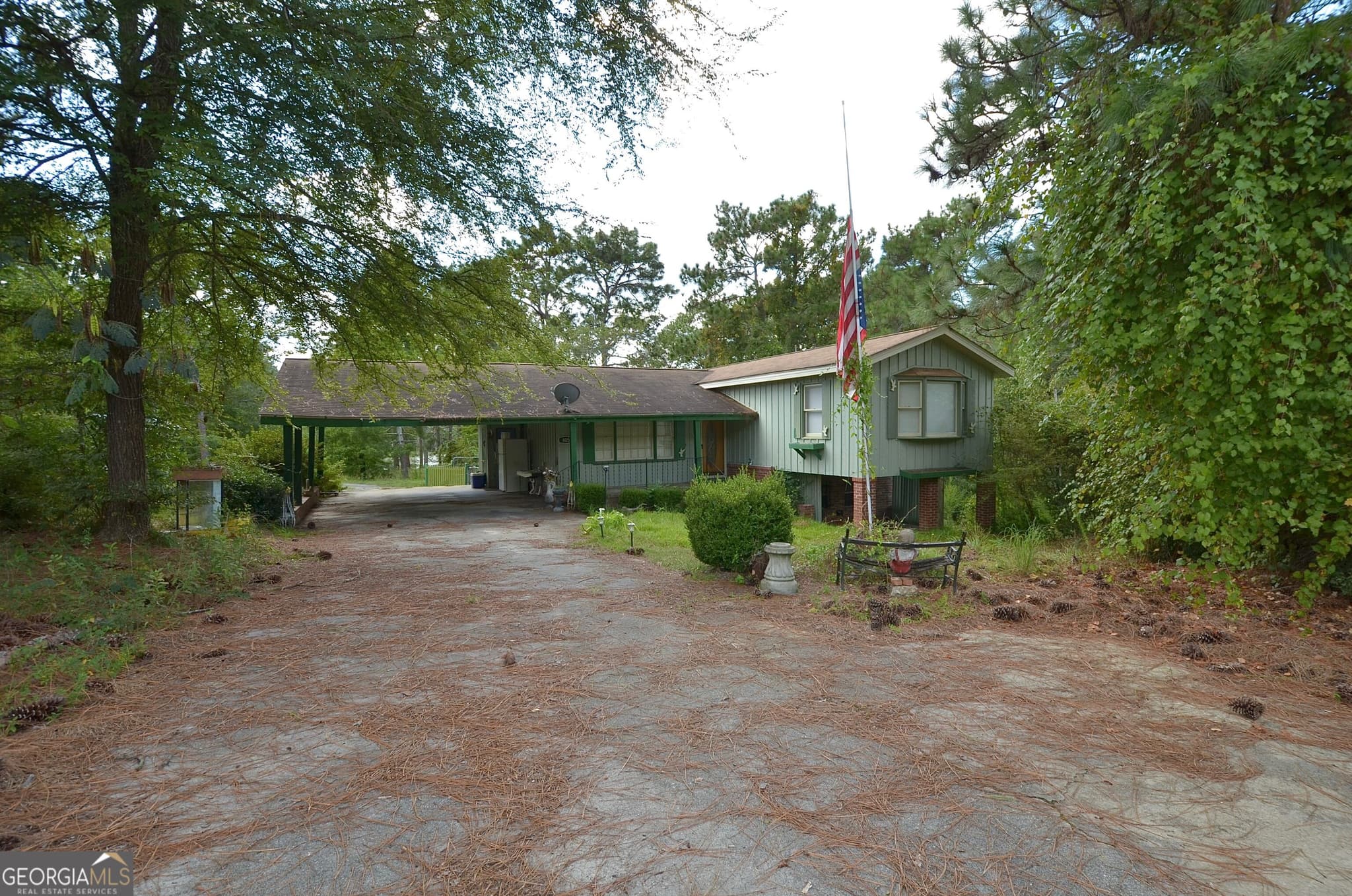 3 bedroom, 2.5 bathroom, 1,824 sq ft single family residence under contract at 805 Antioch Church Road, Eastman, GA 31023 — photo 3