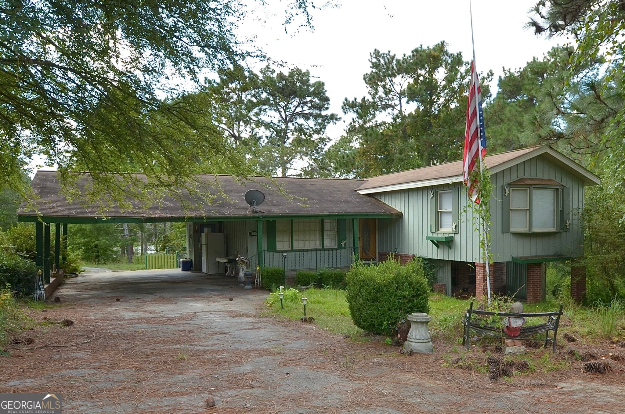 3 bedroom, 2.5 bathroom, 1,824 sq ft single family residence under contract at 805 Antioch Church Road, Eastman, GA 31023