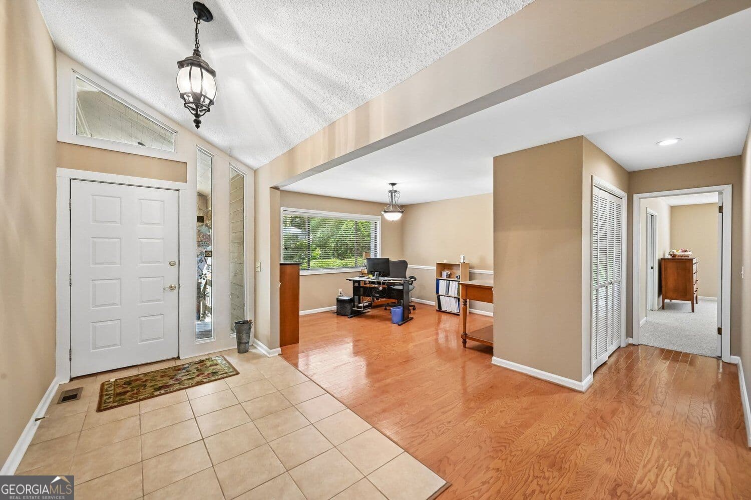 3 bedroom, 2.5 bathroom, 2,512 sq ft single family residence for sale at 1008 Muirfield Drive, Marietta, GA 30068 — photo 3