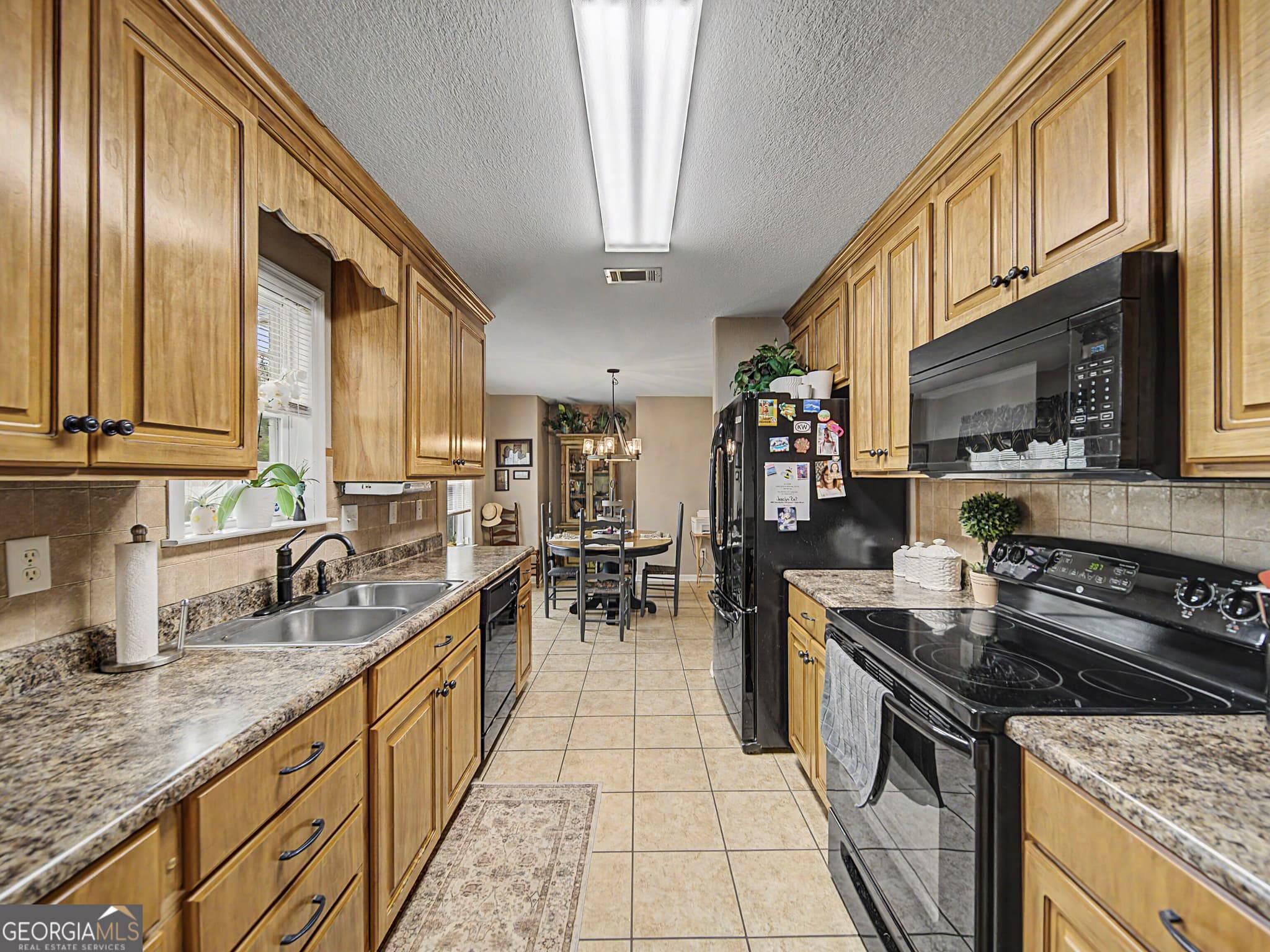 3 bedroom, 2 bathroom, 1,431 sq ft single family residence for sale at 3575 Beulah Circle, Valdosta, GA 31605 — photo 2