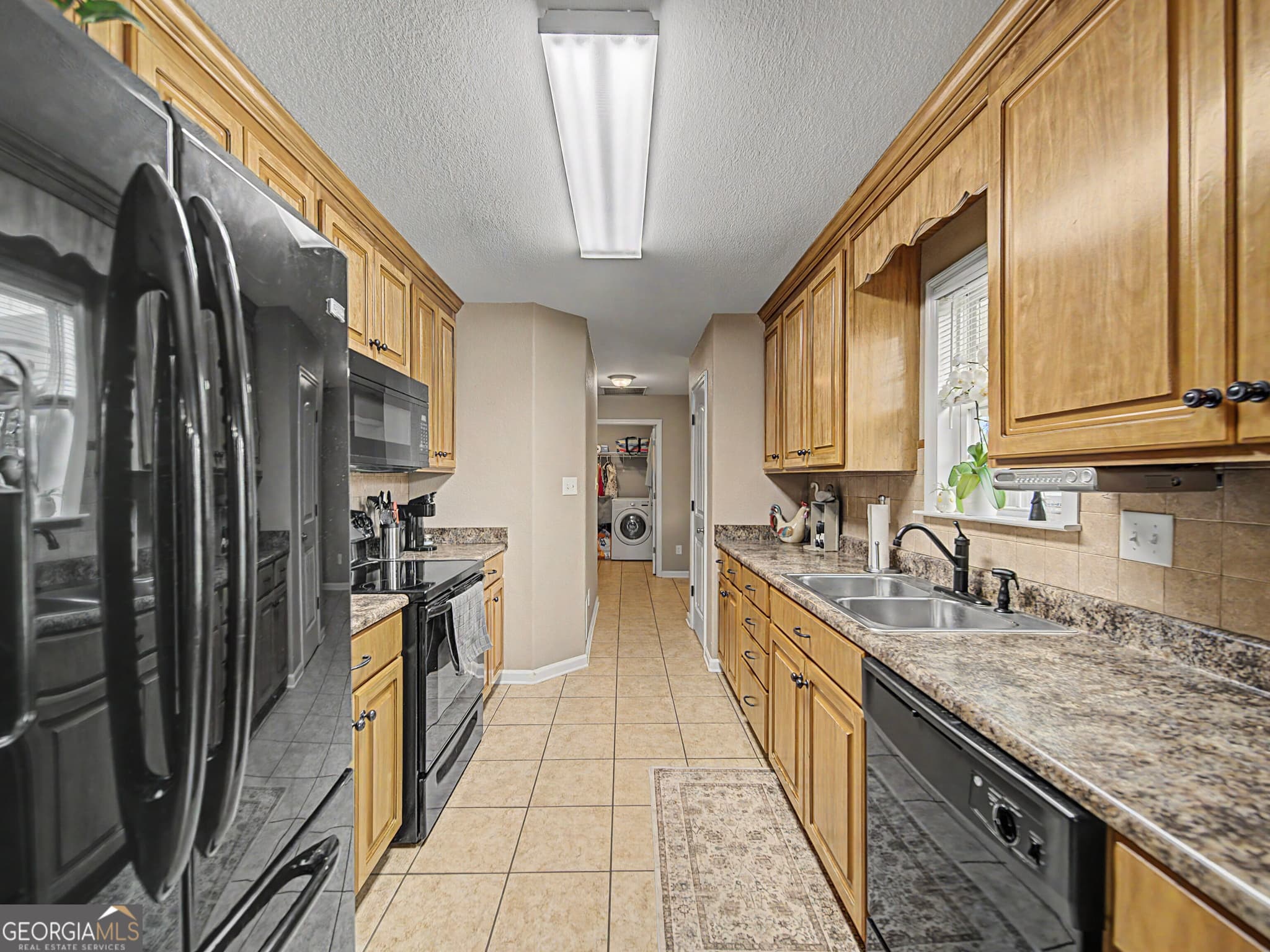 3 bedroom, 2 bathroom, 1,431 sq ft single family residence for sale at 3575 Beulah Circle, Valdosta, GA 31605 — photo 3
