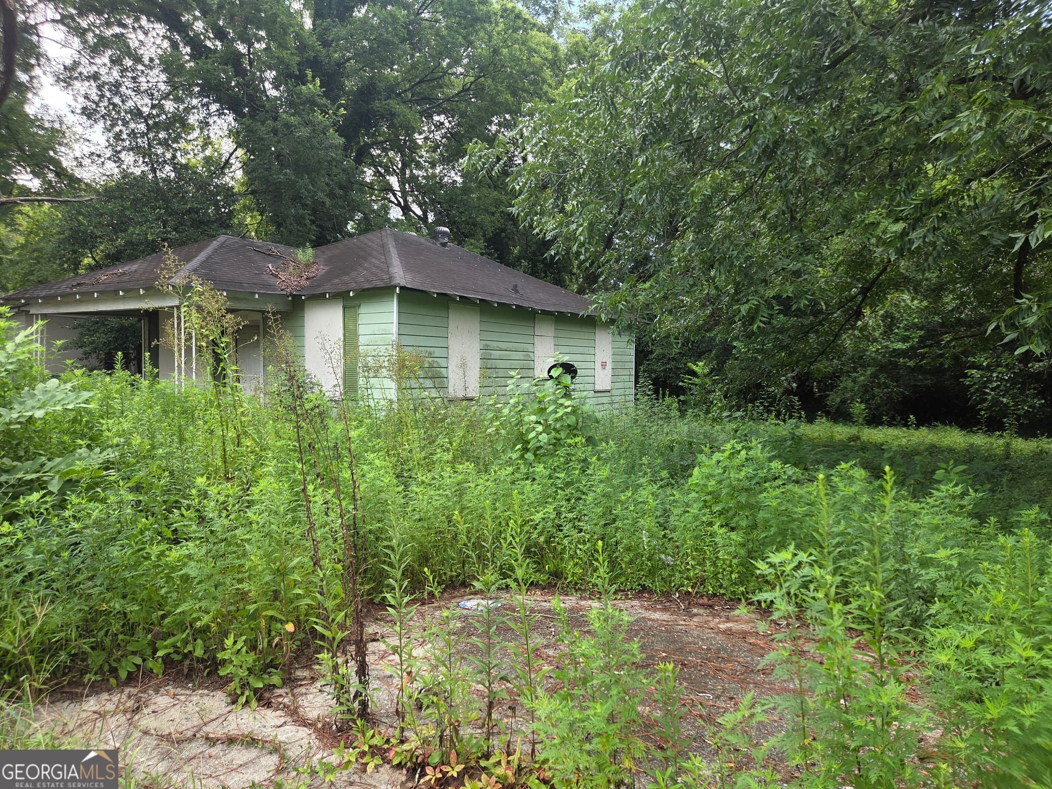 2 bedroom, 1 bathroom, 1,021 sq ft single family residence for sale at 210 Moseley Avenue, Macon, GA 31204 — photo 2