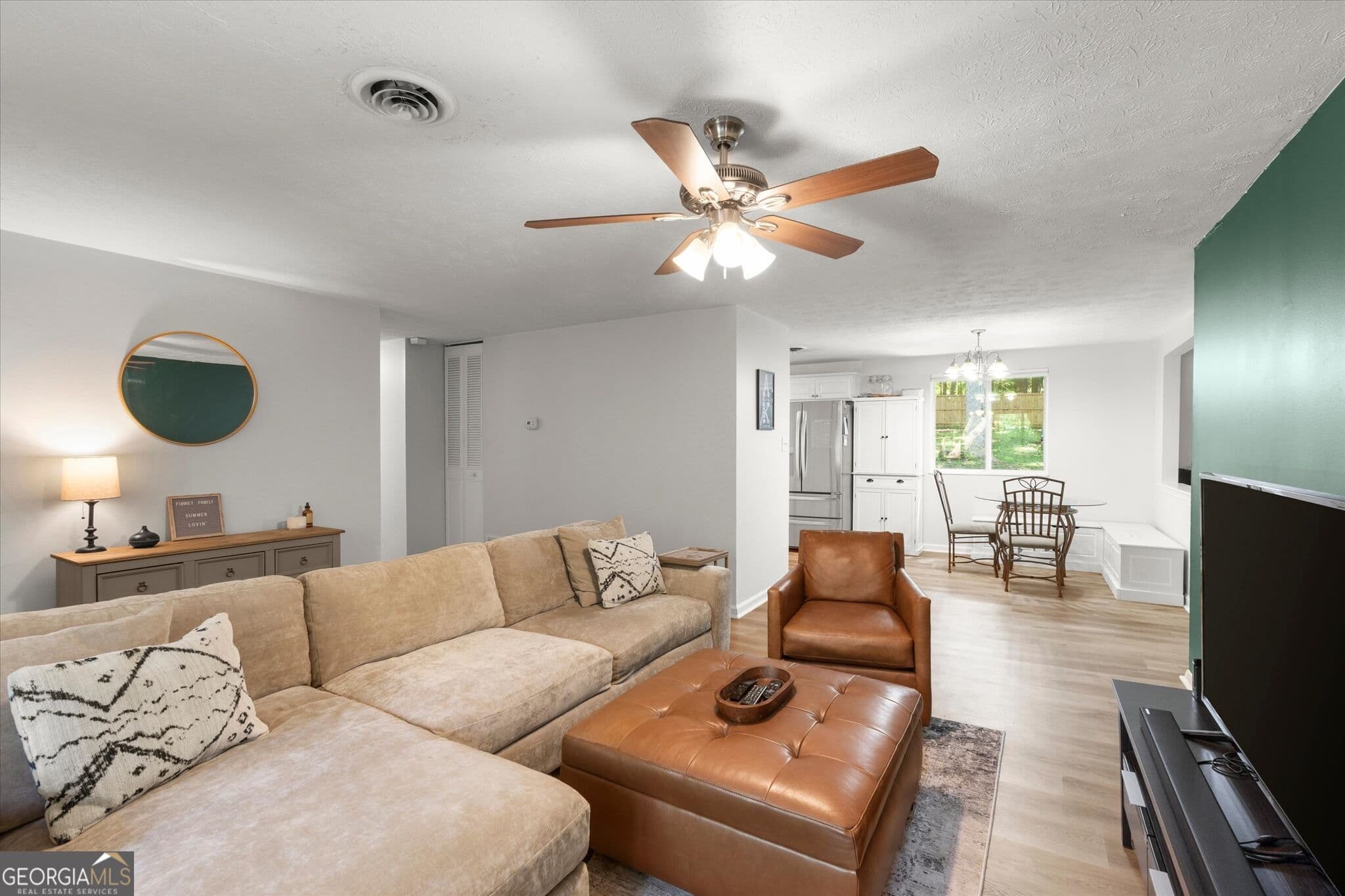 3 bedroom, 2 bathroom, 1,462 sq ft single family residence for sale at 3705 Somerset Drive, Marietta, GA 30064 — photo 6