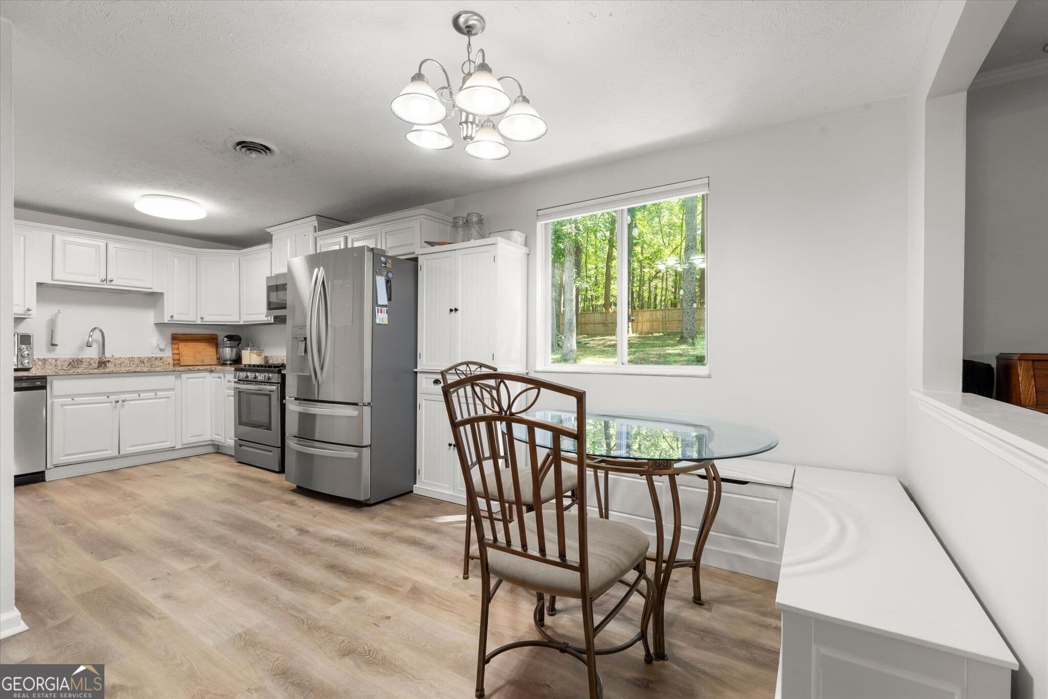 3 bedroom, 2 bathroom, 1,462 sq ft single family residence for sale at 3705 Somerset Drive, Marietta, GA 30064 — photo 7
