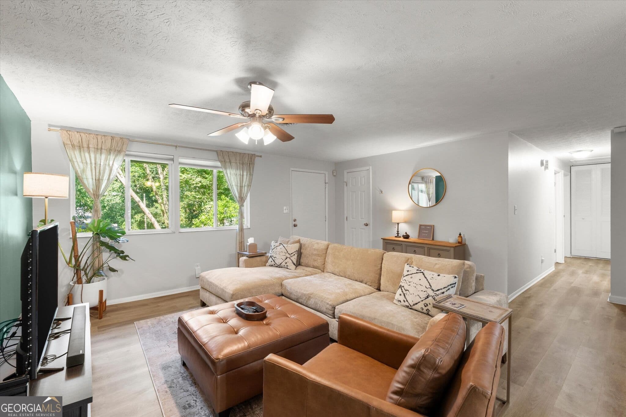 3 bedroom, 2 bathroom, 1,462 sq ft single family residence for sale at 3705 Somerset Drive, Marietta, GA 30064 — photo 5
