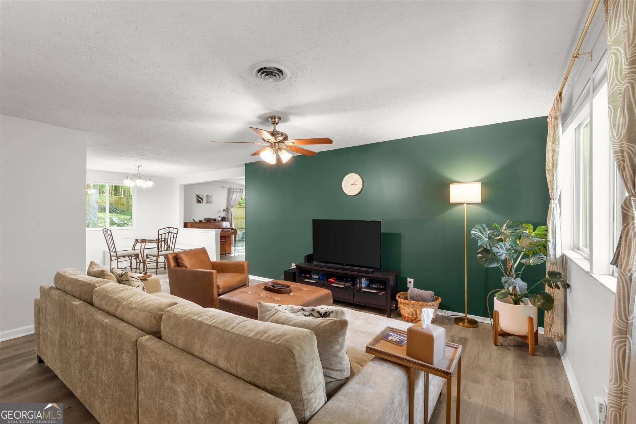 3 bedroom, 2 bathroom, 1,462 sq ft single family residence for sale at 3705 Somerset Drive, Marietta, GA 30064 — photo 4