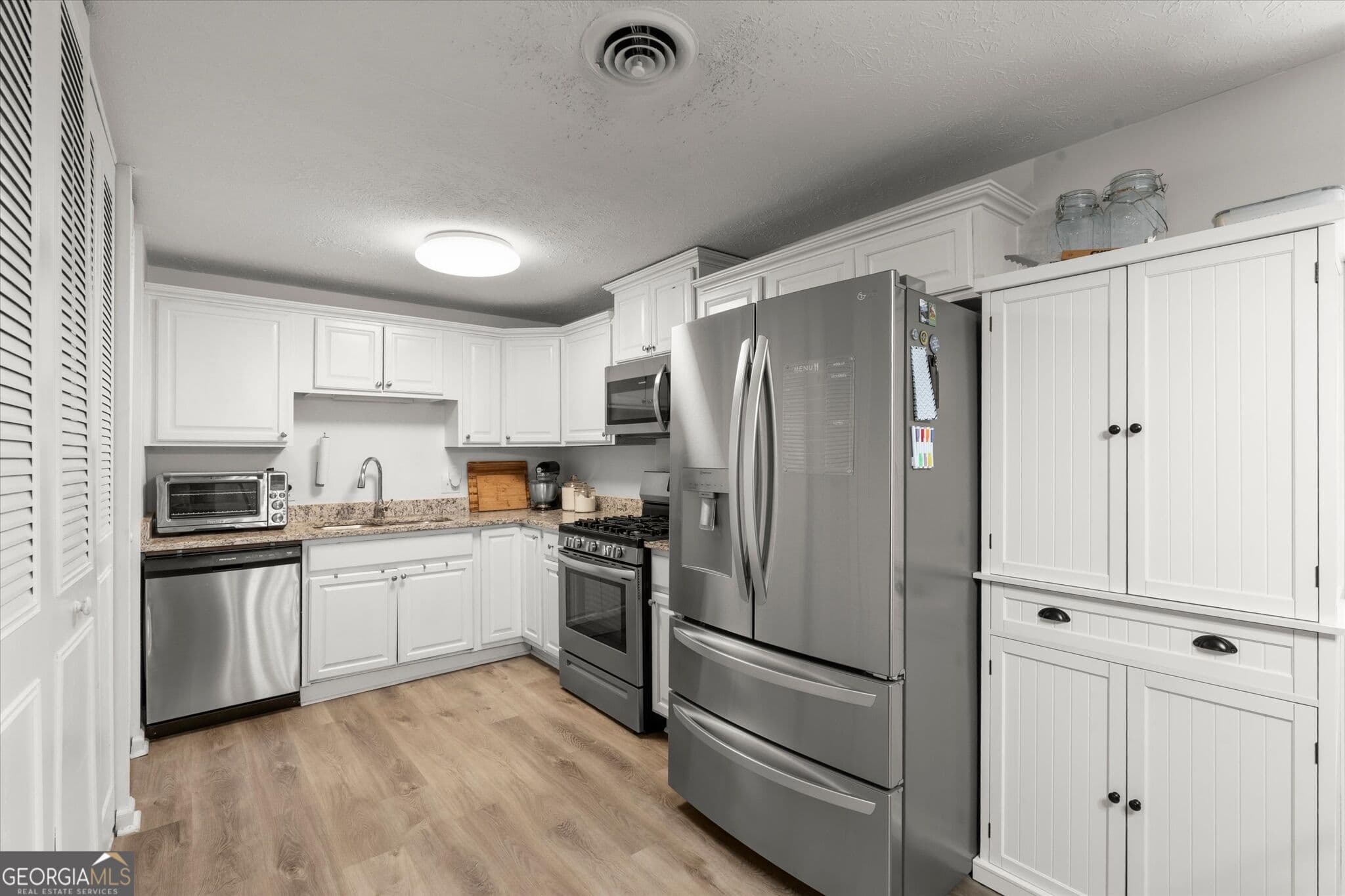 3 bedroom, 2 bathroom, 1,462 sq ft single family residence for sale at 3705 Somerset Drive, Marietta, GA 30064 — photo 8