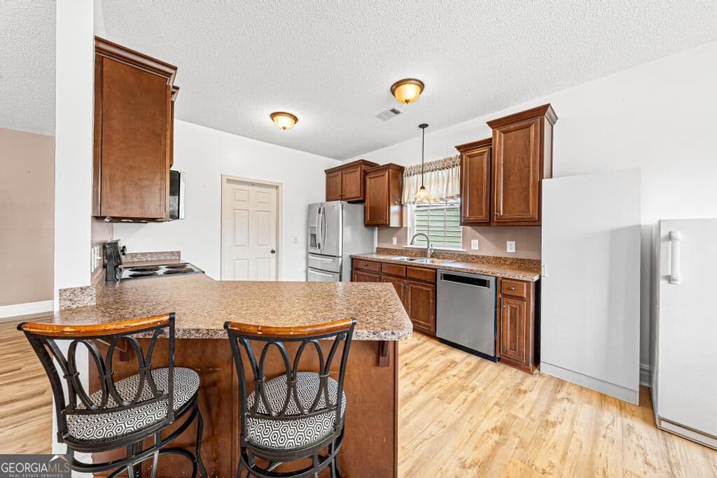 4 bedroom, 2.5 bathroom, 2,446 sq ft single family residence under contract at 222 Lexington Carlton Road, Lexington, GA 30648 — photo 8
