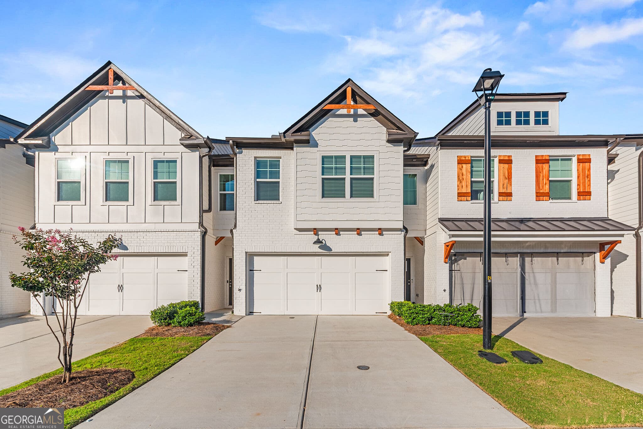 3 bedroom, 2.5 bathroom, 1,708 sq ft townhouse for sale at 487 Auburn Valley Way 186, Auburn, GA 30011