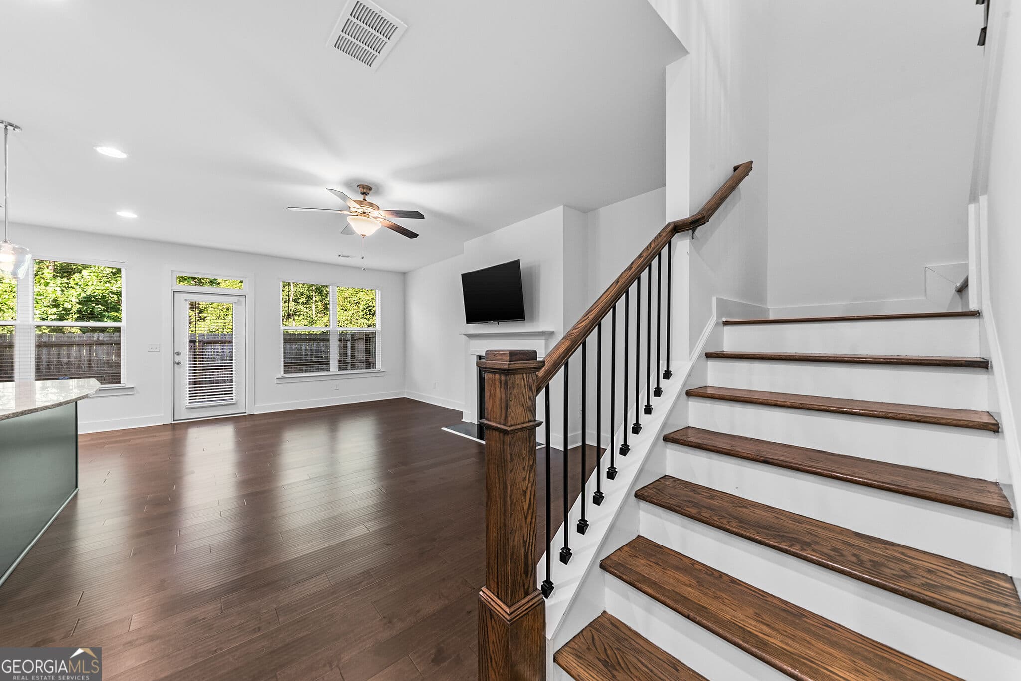 3 bedroom, 2.5 bathroom, 1,708 sq ft townhouse for sale at 487 Auburn Valley Way 186, Auburn, GA 30011 — photo 5