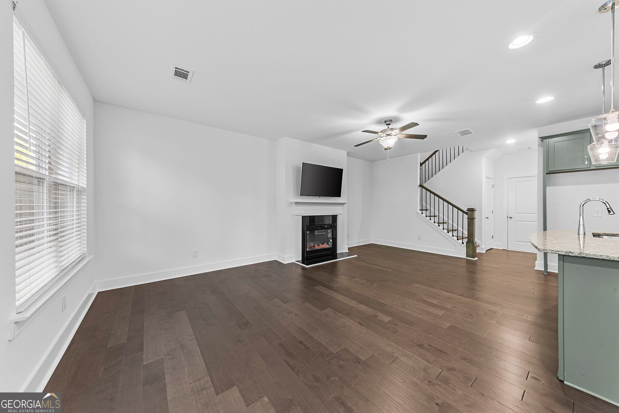 3 bedroom, 2.5 bathroom, 1,708 sq ft townhouse for sale at 487 Auburn Valley Way 186, Auburn, GA 30011 — photo 10