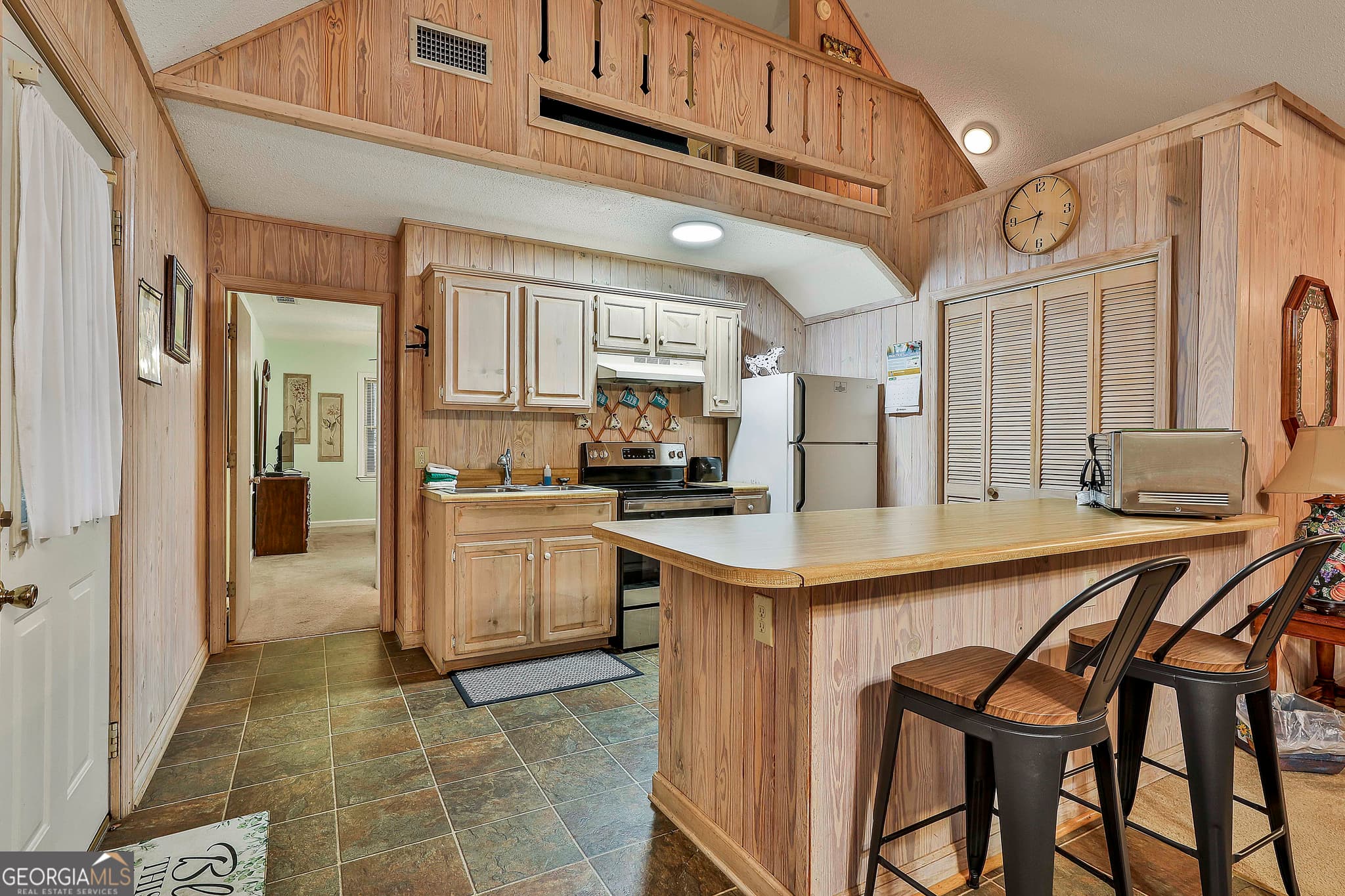 3 bedroom, 2 bathroom, 1,344 sq ft cabin,single family residence for sale at 106 Chalet Circle, Pine Mountain, GA 31822 — photo 6