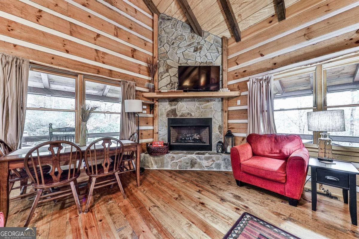 3 bedroom, 6 bathroom, 2,574 sq ft cabin,single family residence for sale at 245 Weeks Creek Road, Blue Ridge, GA 30513 — photo 5