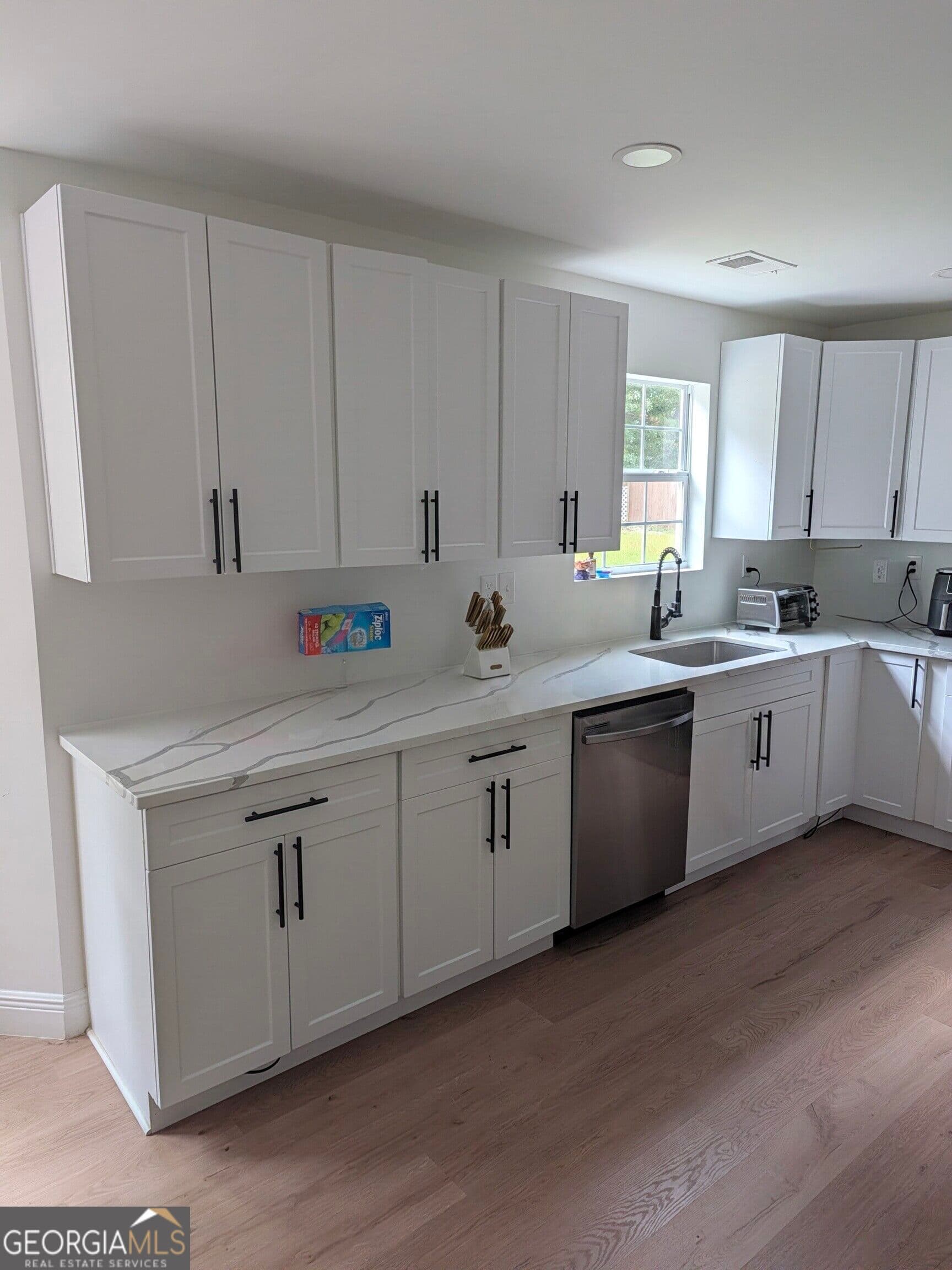 4 bedroom, 2.5 bathroom, 2,400 sq ft single family residence for sale at 681 Burtons Cove, Hampton, GA 30228 — photo 2