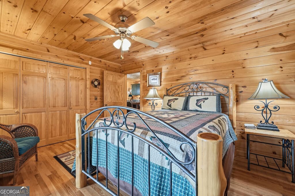 3 bedroom, 3 bathroom, 2,800 sq ft cabin,single family residence for sale at 120 Bell Camp Ridge Road, Blue Ridge, GA 30513 — photo 9