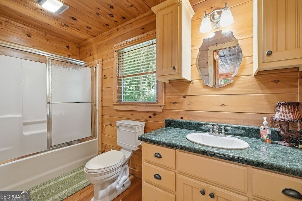 3 bedroom, 3 bathroom, 2,800 sq ft cabin,single family residence for sale at 120 Bell Camp Ridge Road, Blue Ridge, GA 30513 — photo 10