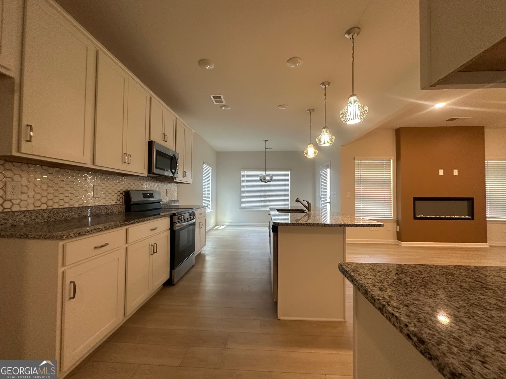 3 bedroom, 2.5 bathroom, 2,200 sq ft single family residence for sale at 121 CREEKSIDE Road, Eatonton, GA 31024 — photo 8