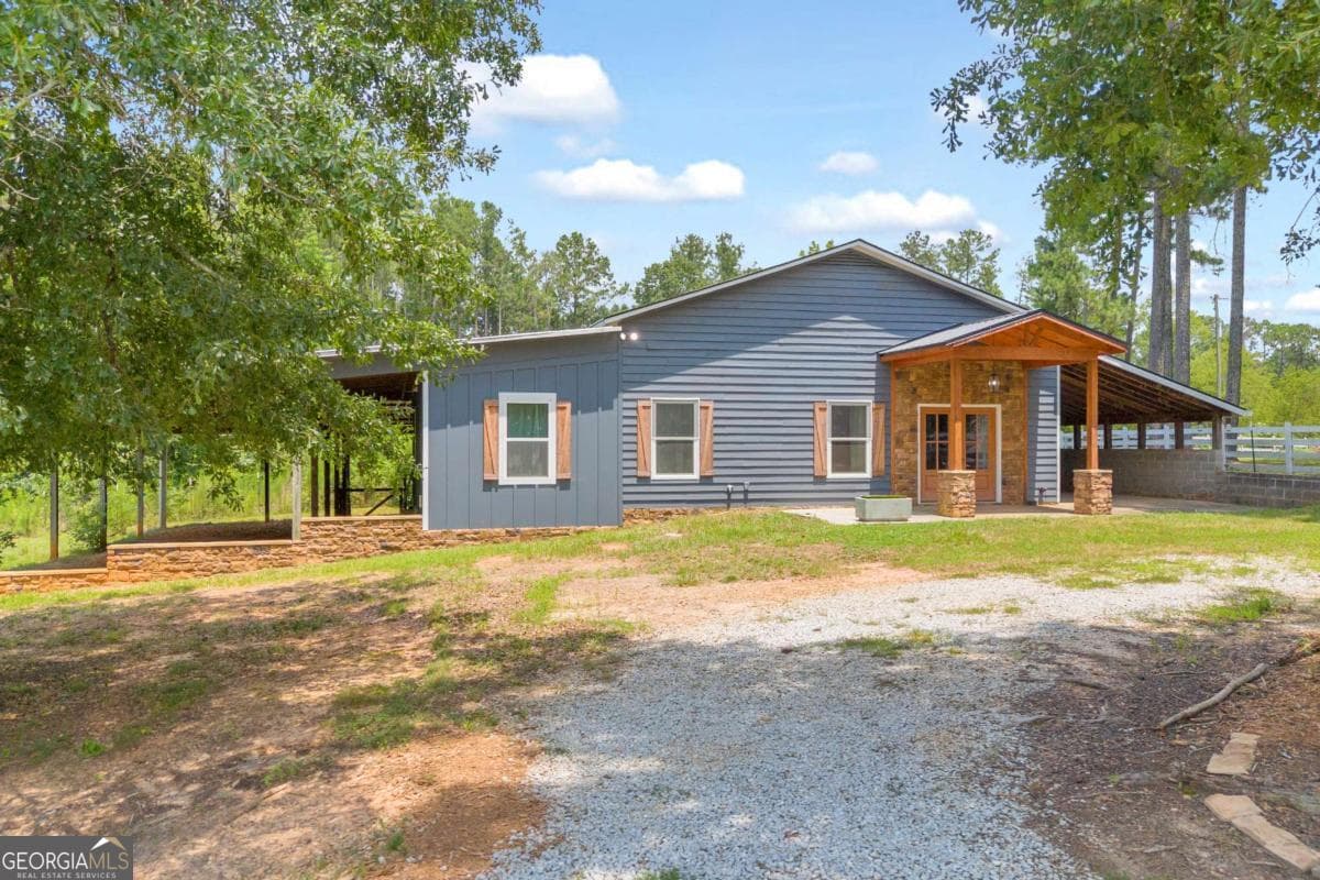 3 bedroom, 2 bathroom, 2,656 sq ft single family residence for sale at 239 Jeremy Drive, Colbert, GA 30628 — photo 1 of 24