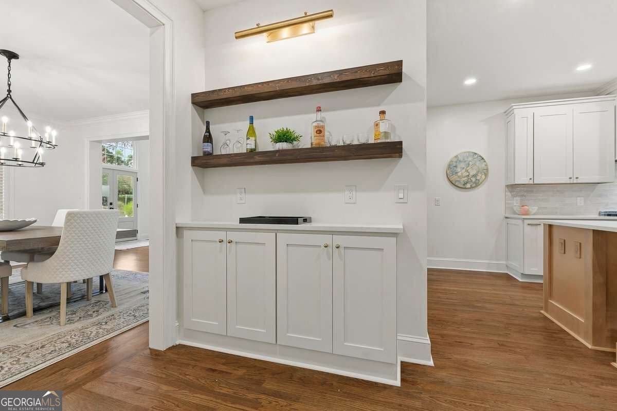 6 bedroom, 5.5 bathroom, 6,355 sq ft single family residence for sale at 3484 Sheridan, Marietta, GA 30067 — photo 8