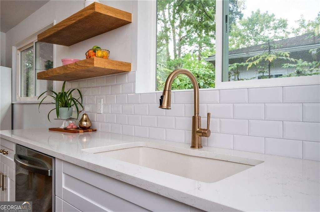 3 bedroom, 2 bathroom, 1,150 sq ft single family residence for sale at 2672 Brook Park Way, Doraville, GA 30340 — photo 4
