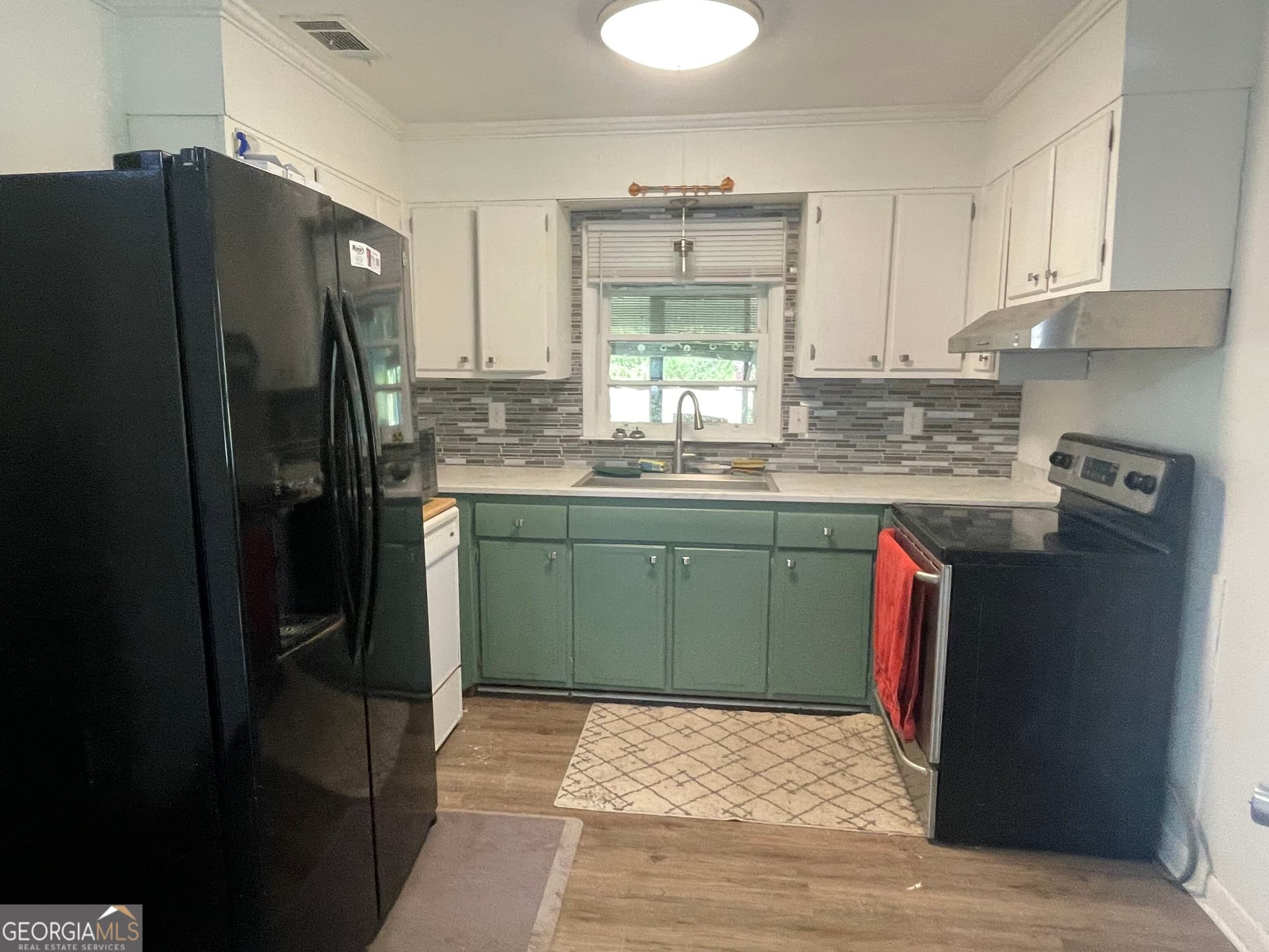 3 bedroom, 1.5 bathroom, 1,553 sq ft single family residence for sale at 912 Jungle Road, Vidalia, GA 30474 — photo 4