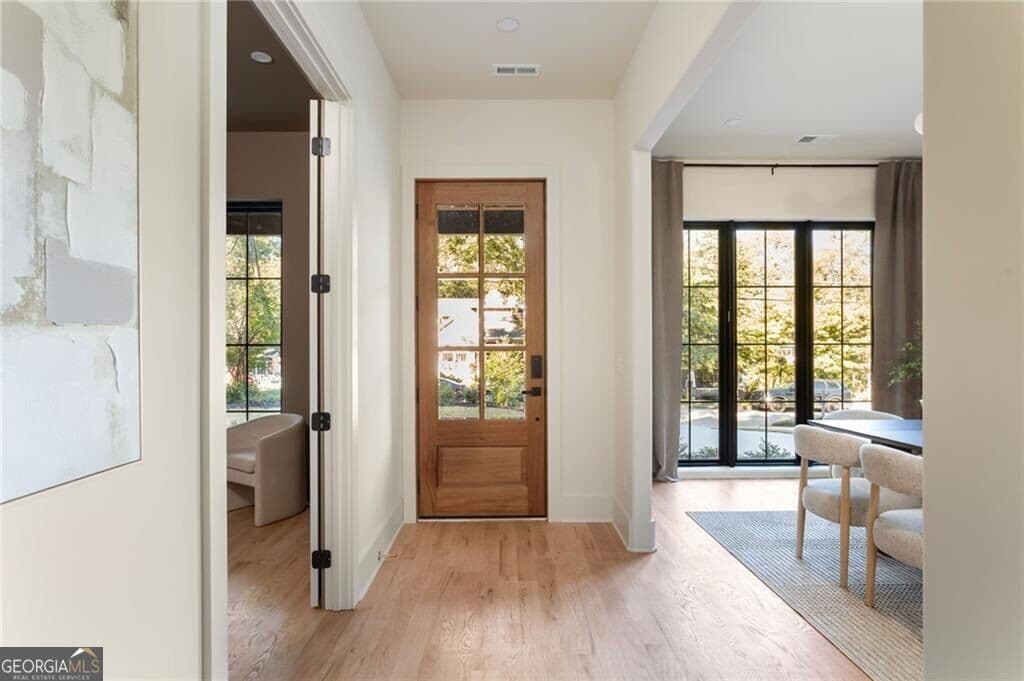 5 bedroom, 4 bathroom, 3,300 sq ft single family residence for sale at 1040 Gilbert Street, Atlanta, GA 30316 — photo 5