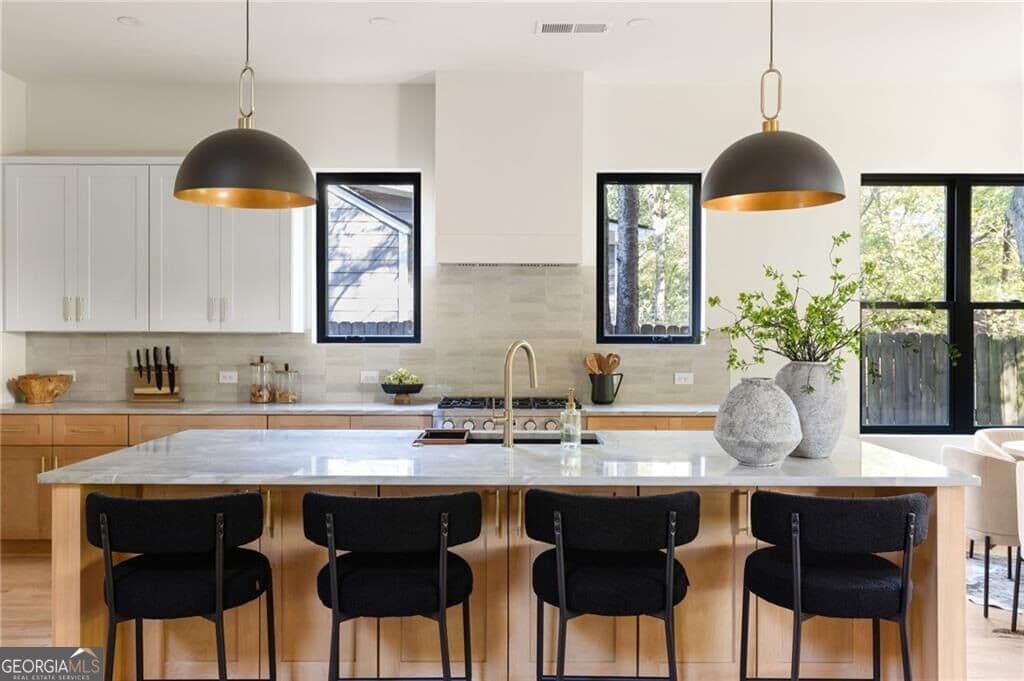 5 bedroom, 4 bathroom, 3,300 sq ft single family residence for sale at 1040 Gilbert Street, Atlanta, GA 30316 — photo 9