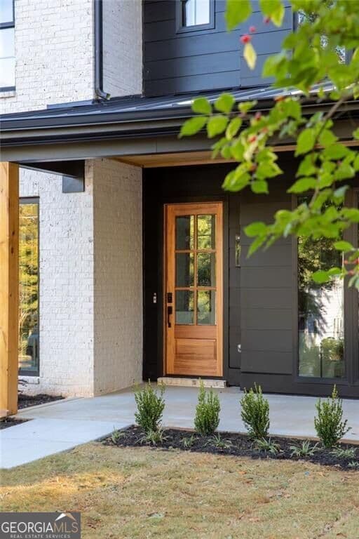 5 bedroom, 4 bathroom, 3,300 sq ft single family residence for sale at 1040 Gilbert Street, Atlanta, GA 30316 — photo 4