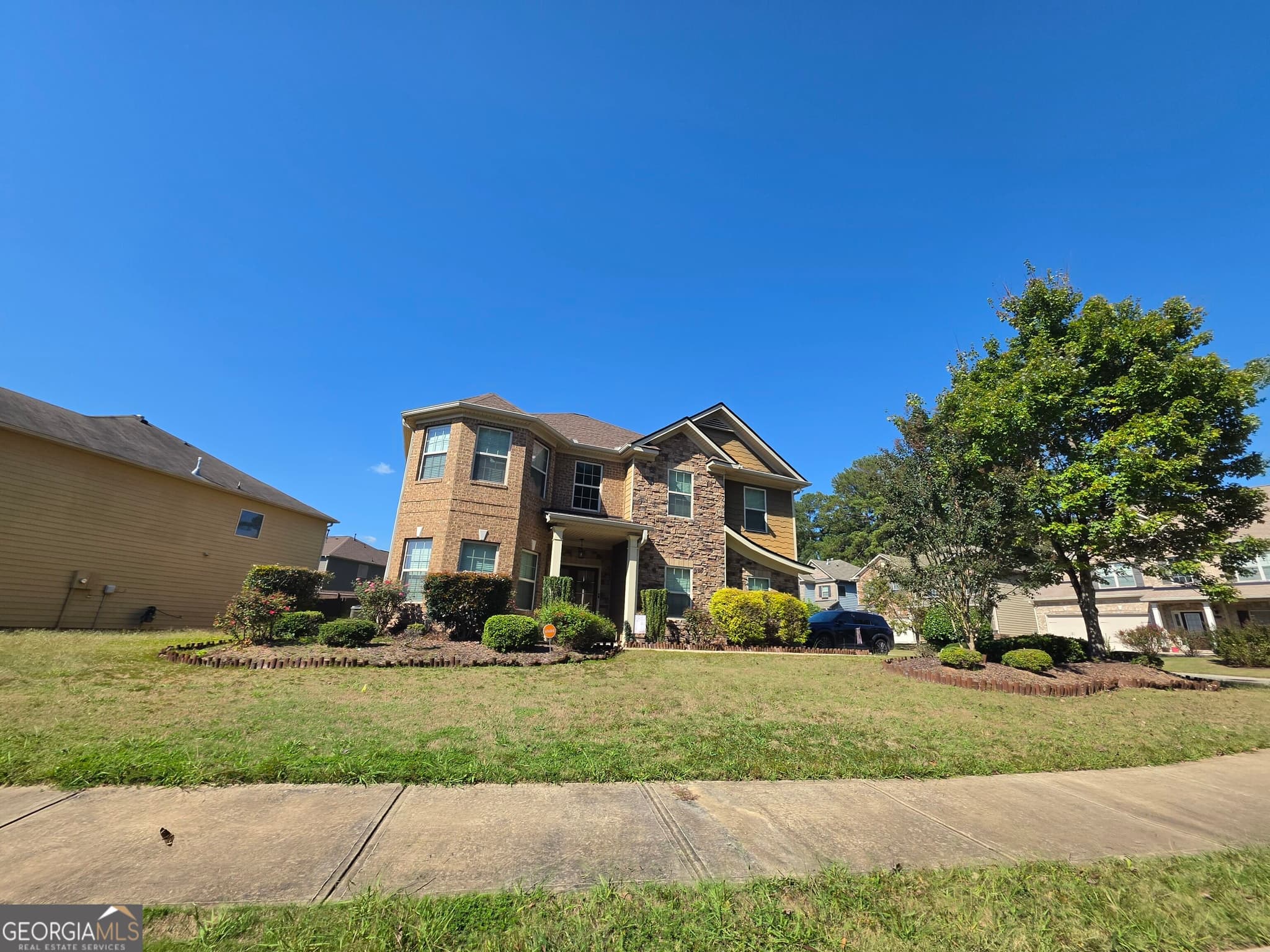 4 bedroom, 2.5 bathroom, 3,402 sq ft single family residence for sale at 7502 Bowhead Court, Fairburn, GA 30213 — photo 2