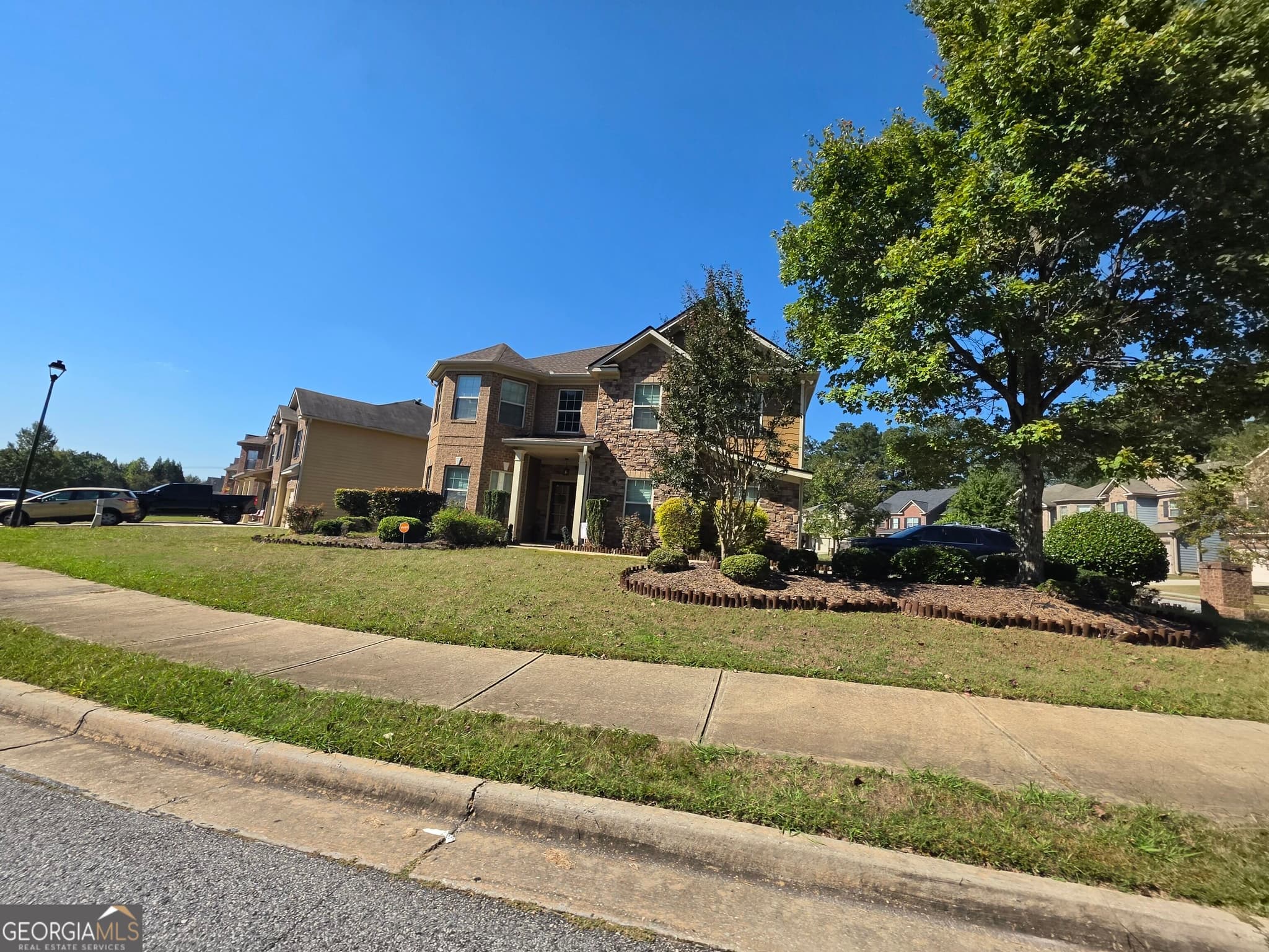 4 bedroom, 2.5 bathroom, 3,402 sq ft single family residence for sale at 7502 Bowhead Court, Fairburn, GA 30213 — photo 5