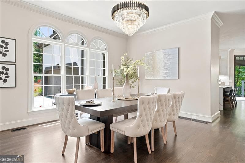 6 bedroom, 4.5 bathroom, 6,802 sq ft single family residence for sale at 945 Waters Reach Court, Alpharetta, GA 30022 — photo 8